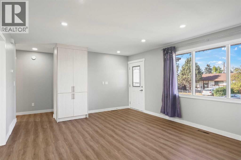 192 Dovercliffe Way Se, Calgary, Alberta  T2B 1W7 - Photo 2 - A2259814