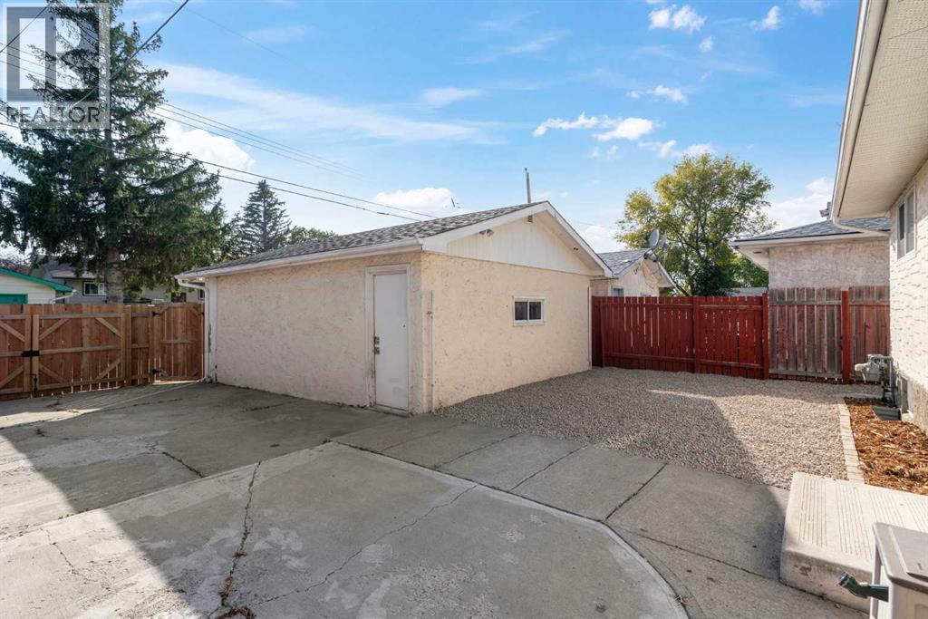 192 Dovercliffe Way Se, Calgary, Alberta  T2B 1W7 - Photo 41 - A2259814