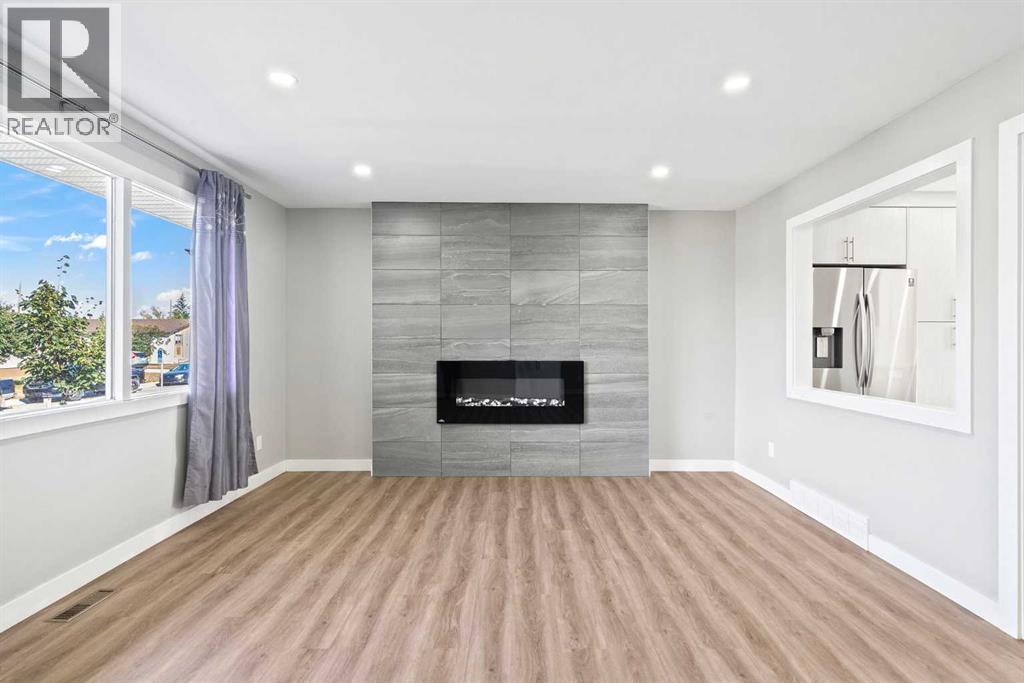 192 Dovercliffe Way Se, Calgary, Alberta  T2B 1W7 - Photo 4 - A2259814