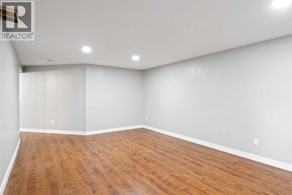 192 Dovercliffe Way Se, Calgary, Alberta  T2B 1W7 - Photo 34 - A2259814