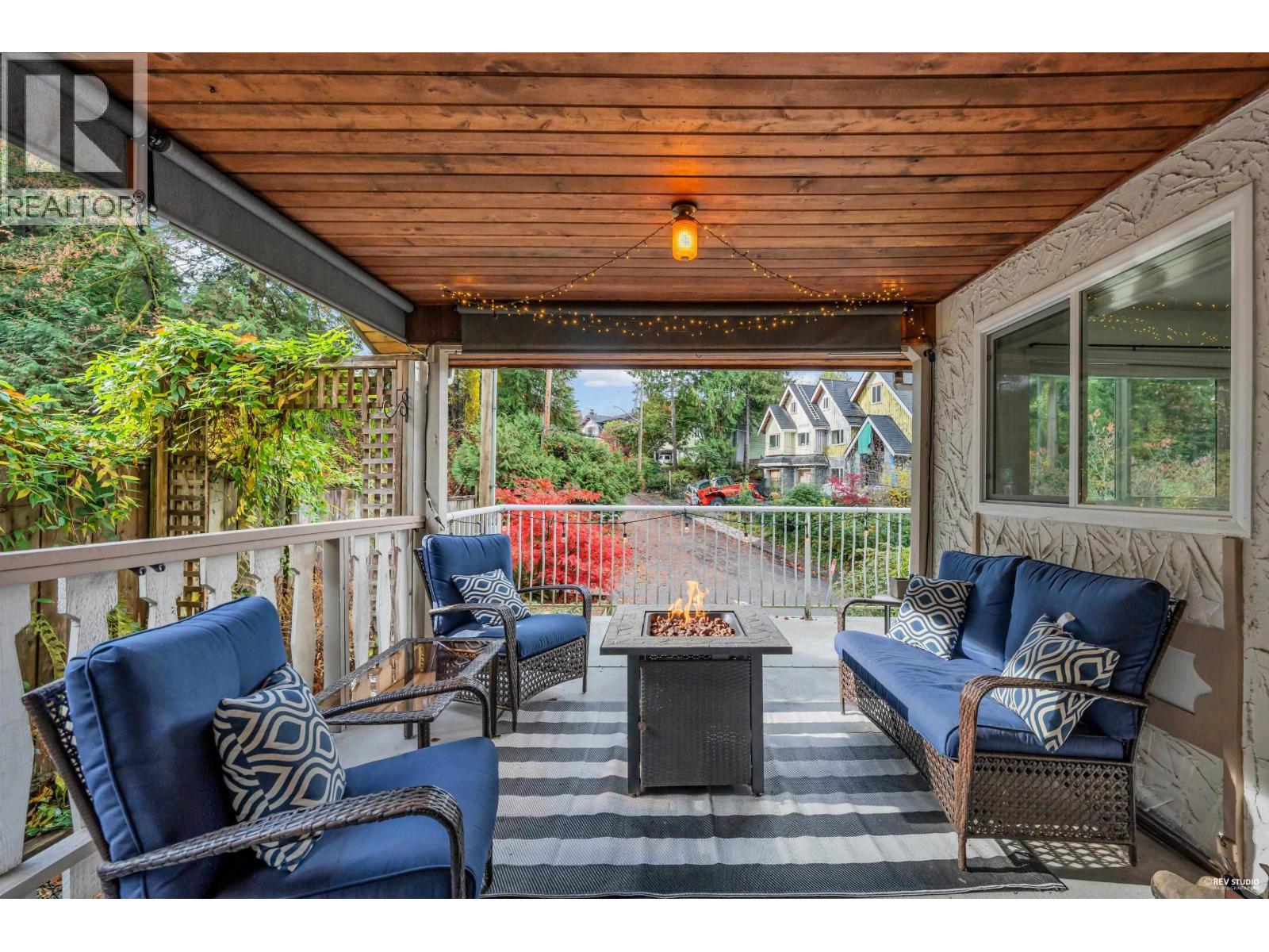 2247 Park Crescent, Coquitlam, British Columbia  V3J 6T3 - Photo 29 - R3064078