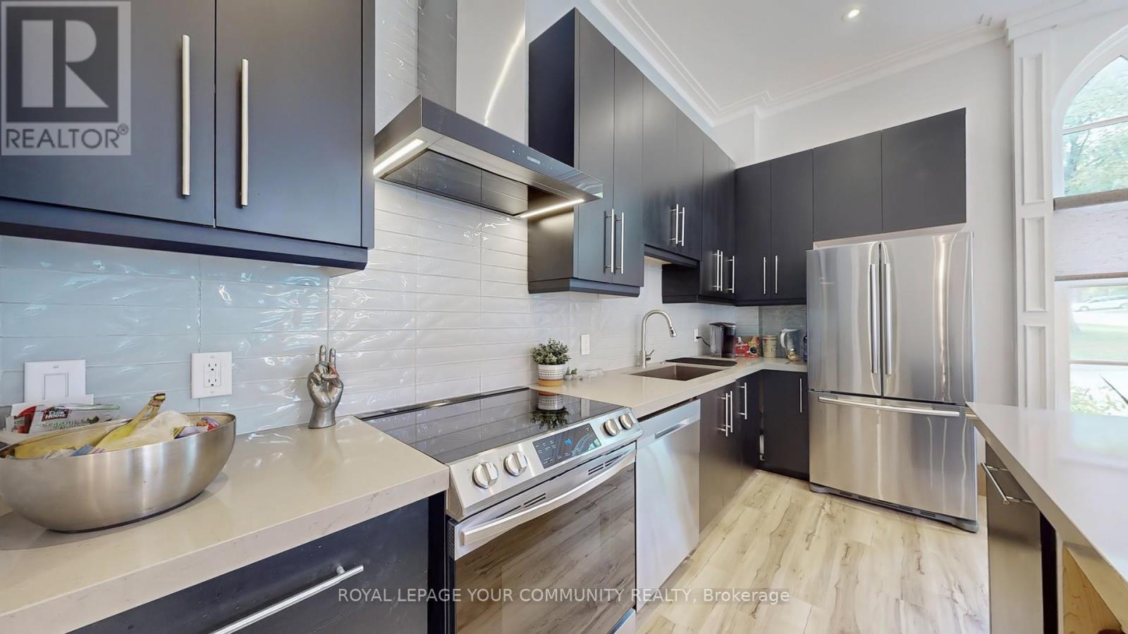 42 Somerville Street, Whitchurch-Stouffville, Ontario  L4A 1G6 - Photo 7 - N12508068