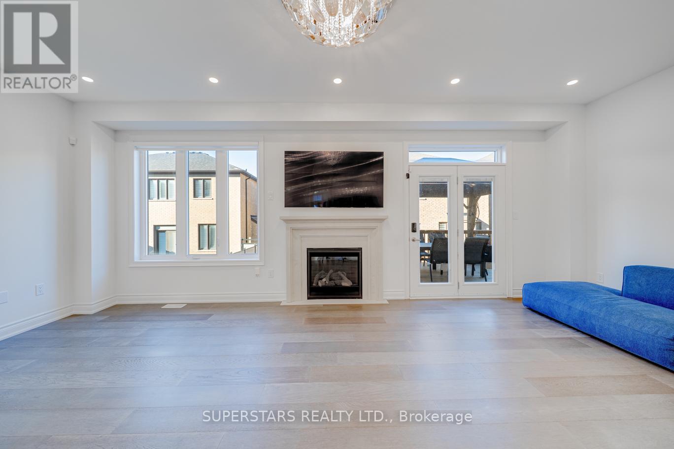 40 Boiton Street, Richmond Hill, Ontario  L4S 0M1 - Photo 4 - N12508106