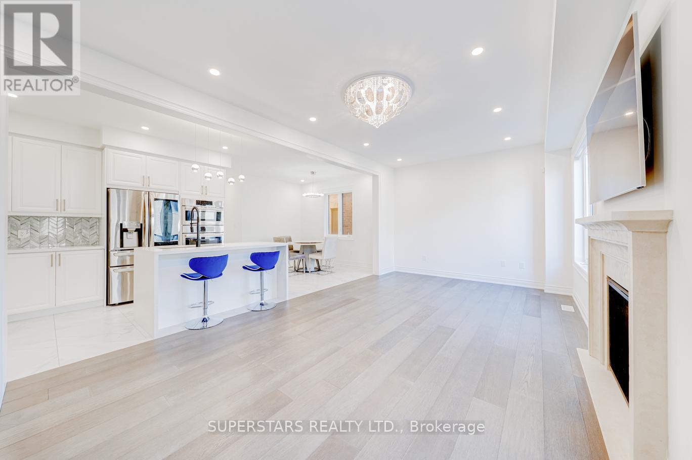 40 Boiton Street, Richmond Hill, Ontario  L4S 0M1 - Photo 5 - N12508106