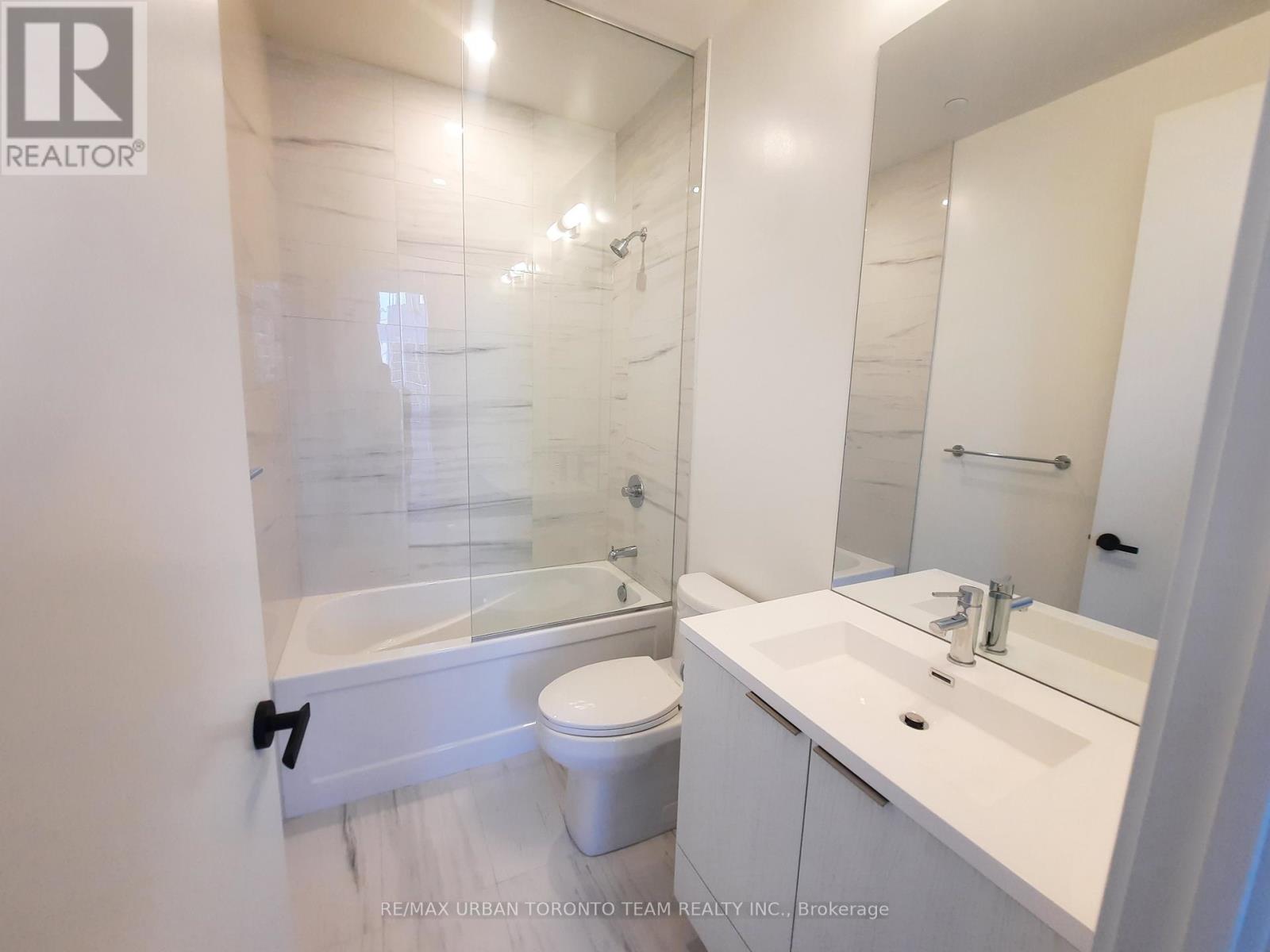 608 - 8 Interchange Way, Vaughan, Ontario  L4K 5Z7 - Photo 9 - N12508130