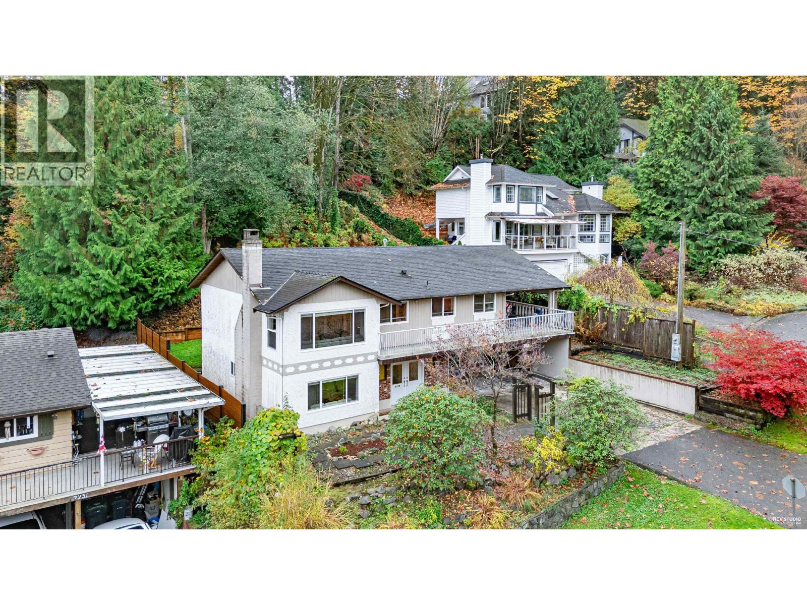 2247 Park Crescent, Coquitlam, British Columbia  V3J 6T3 - Photo 34 - R3064078