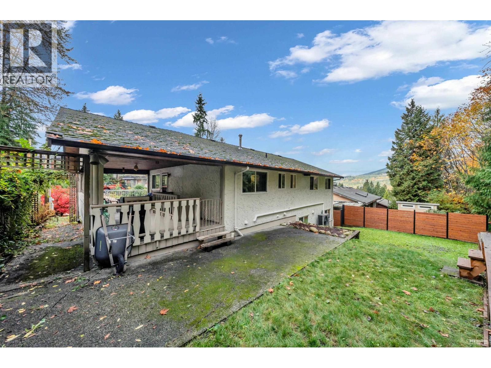 2247 Park Crescent, Coquitlam, British Columbia  V3J 6T3 - Photo 39 - R3064078