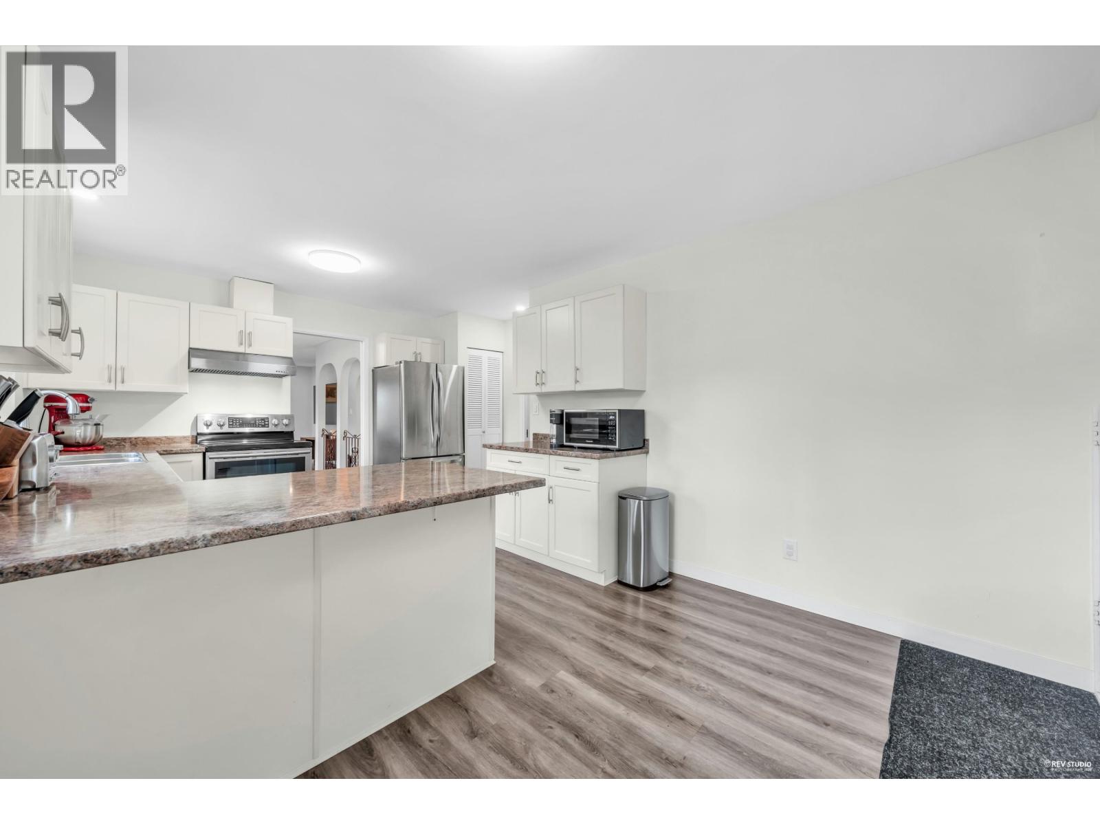 2247 Park Crescent, Coquitlam, British Columbia  V3J 6T3 - Photo 5 - R3064078