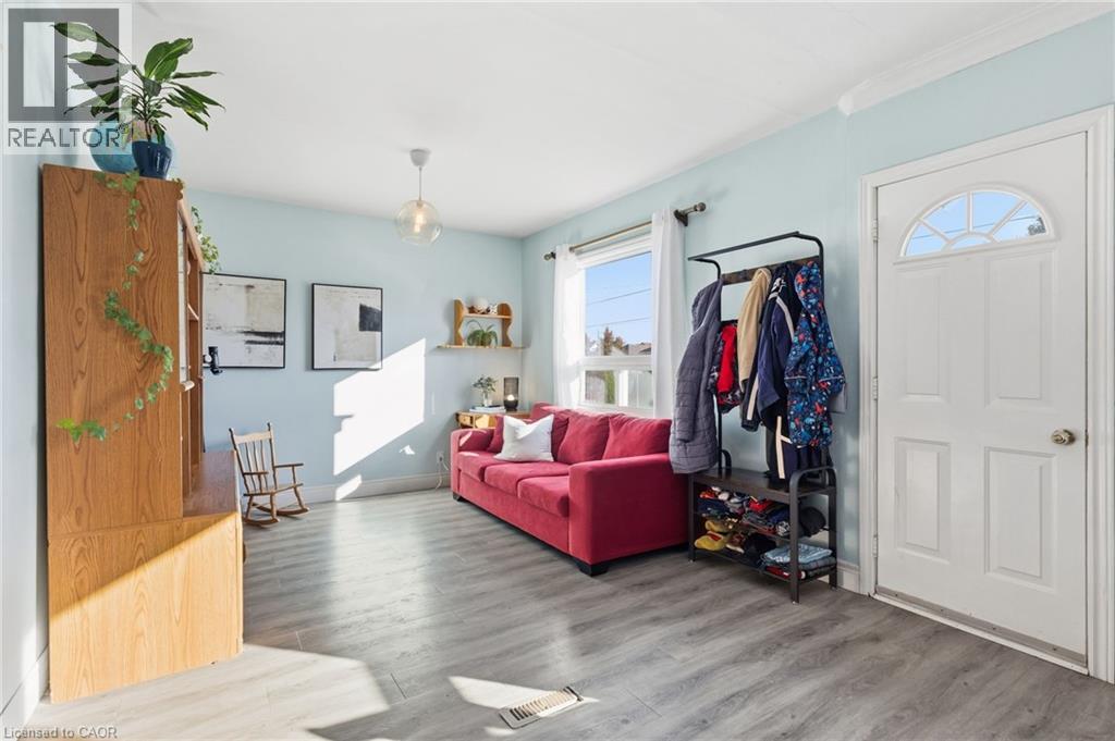 25 Augusta Avenue, St. Catharines, Ontario  L2M 5R3 - Photo 7 - 40785469