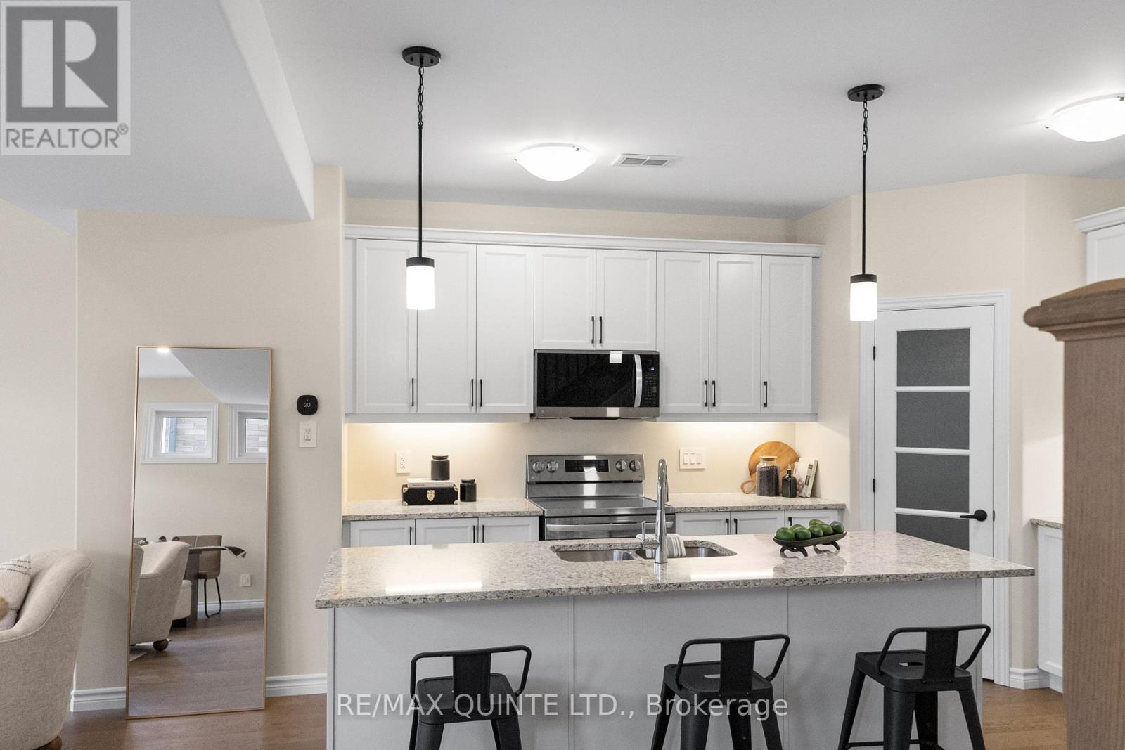 15 Miramichi Street, Belleville, Ontario K8N 0T3 - Photo 13 - X12508220