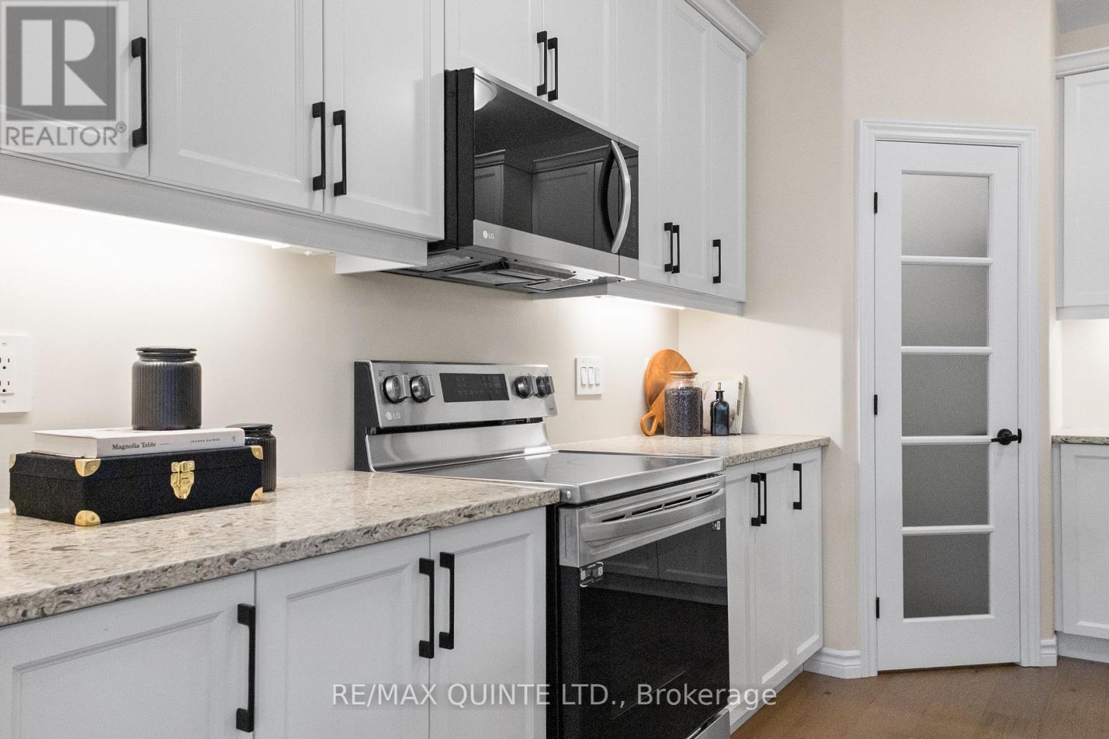 15 Miramichi Street, Belleville, Ontario K8N 0T3 - Photo 14 - X12508220