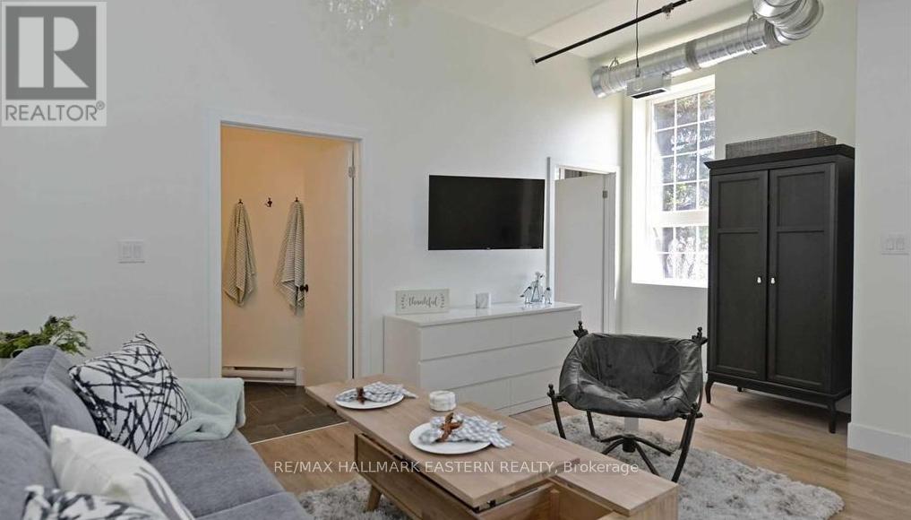 204 - 1354 Young's Point Road, Selwyn, Ontario K0L 2H0 - Photo 2 - X12508300