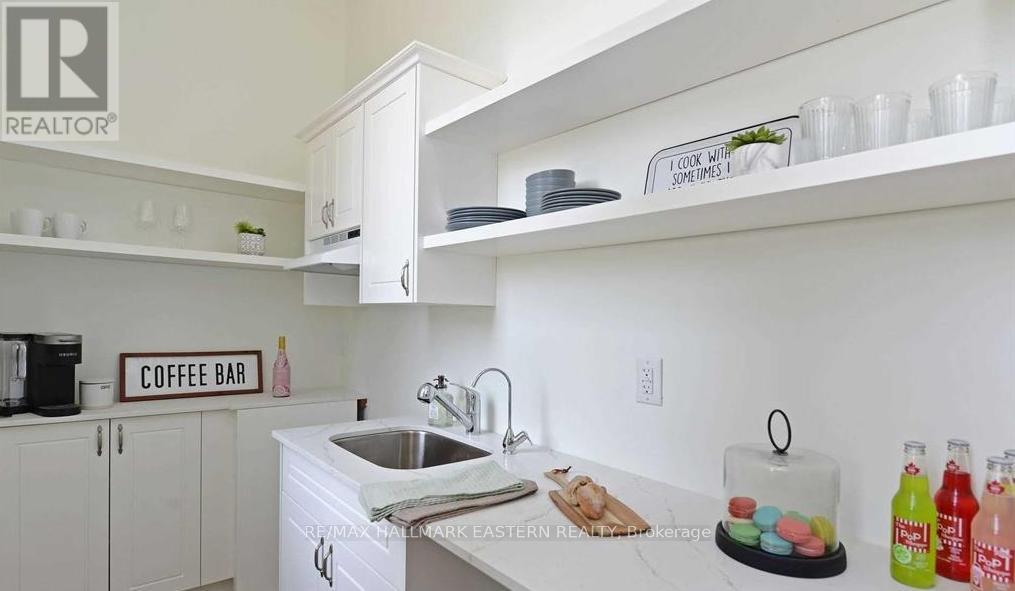 204 - 1354 Young's Point Road, Selwyn, Ontario K0L 2H0 - Photo 6 - X12508300