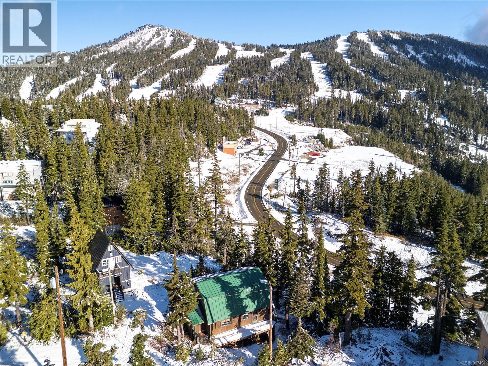 706 Glacier View Close, Courtenay, British Columbia