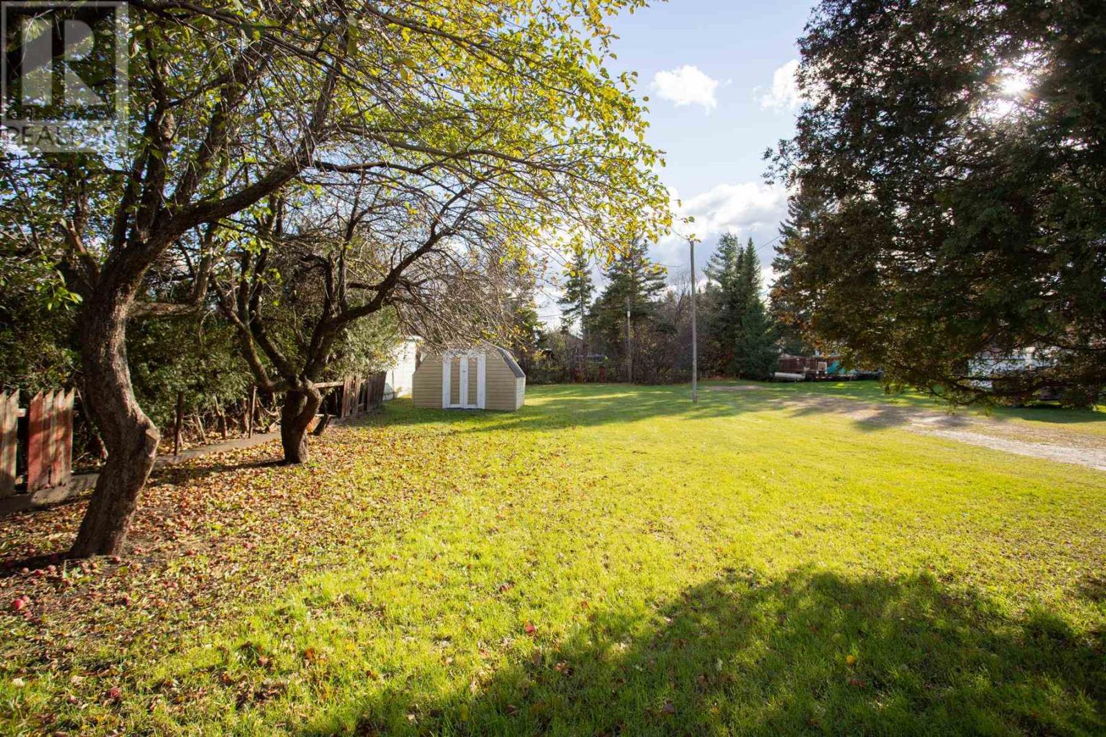 617 Douglas St, Sault Ste. Marie, Ontario P6C 1V5 - Photo 40 - SM253179