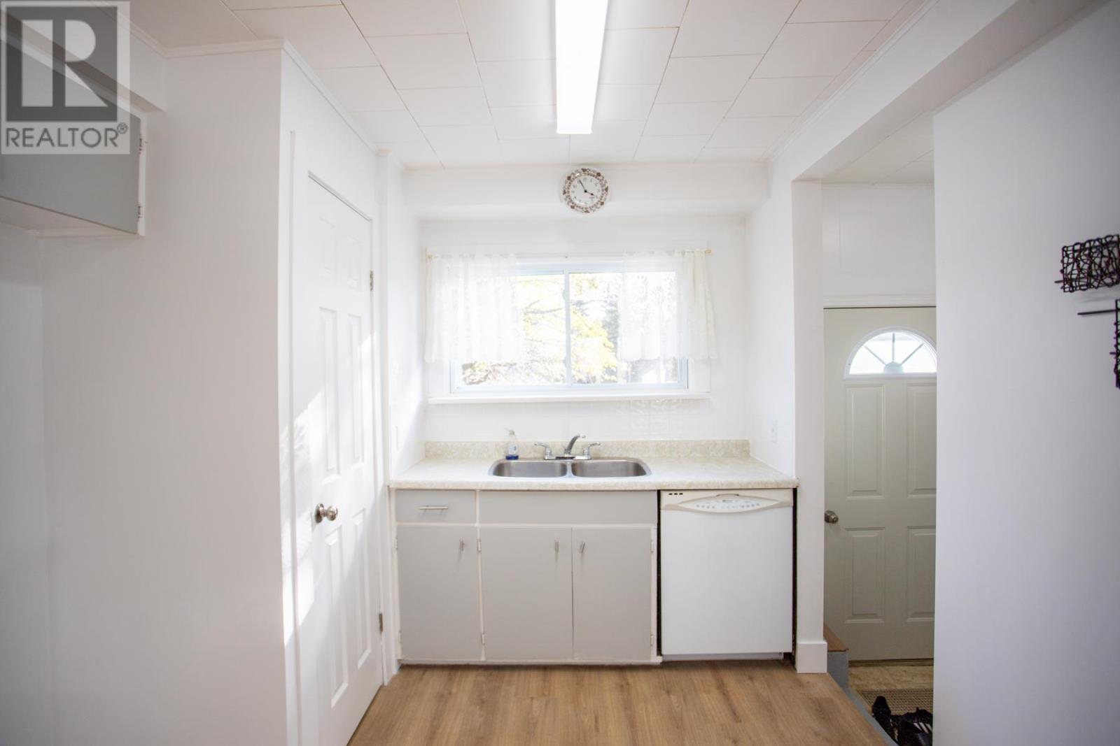 617 Douglas St, Sault Ste. Marie, Ontario P6C 1V5 - Photo 7 - SM253179