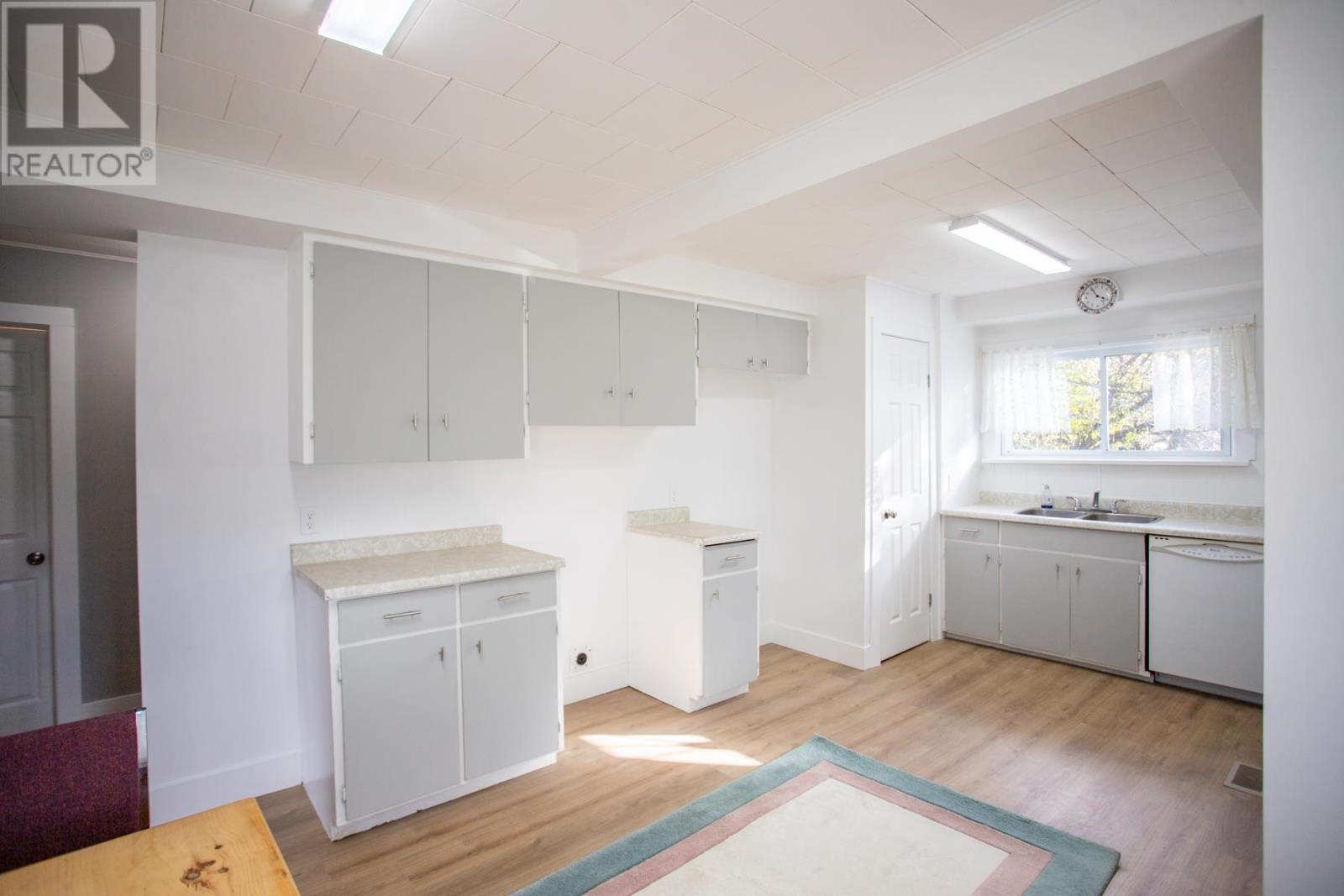 617 Douglas St, Sault Ste. Marie, Ontario P6C 1V5 - Photo 9 - SM253179