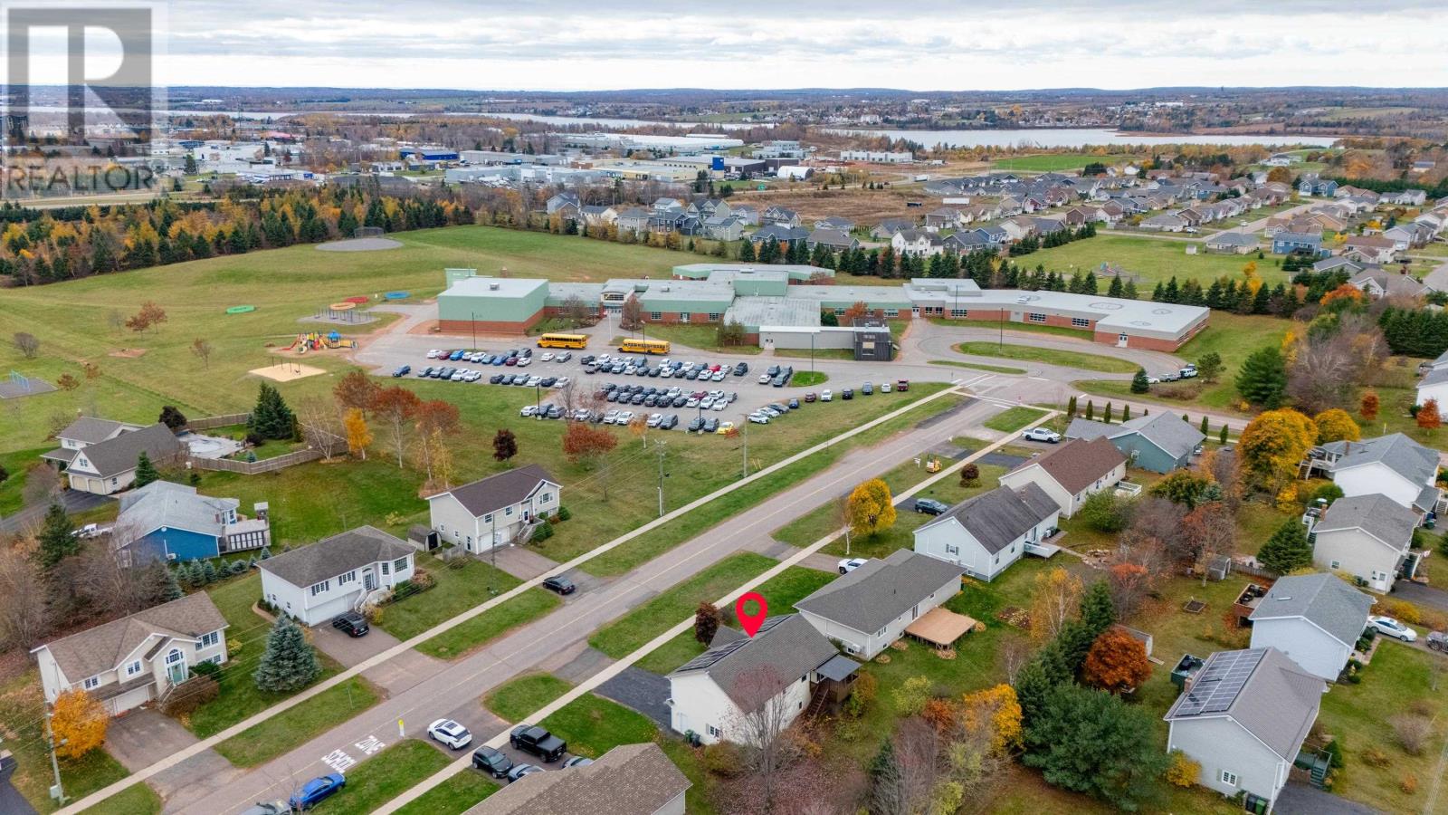 37 Commonwealth Avenue, Charlottetown, Prince Edward Island  C1E 2E7 - Photo 3 - 202517660