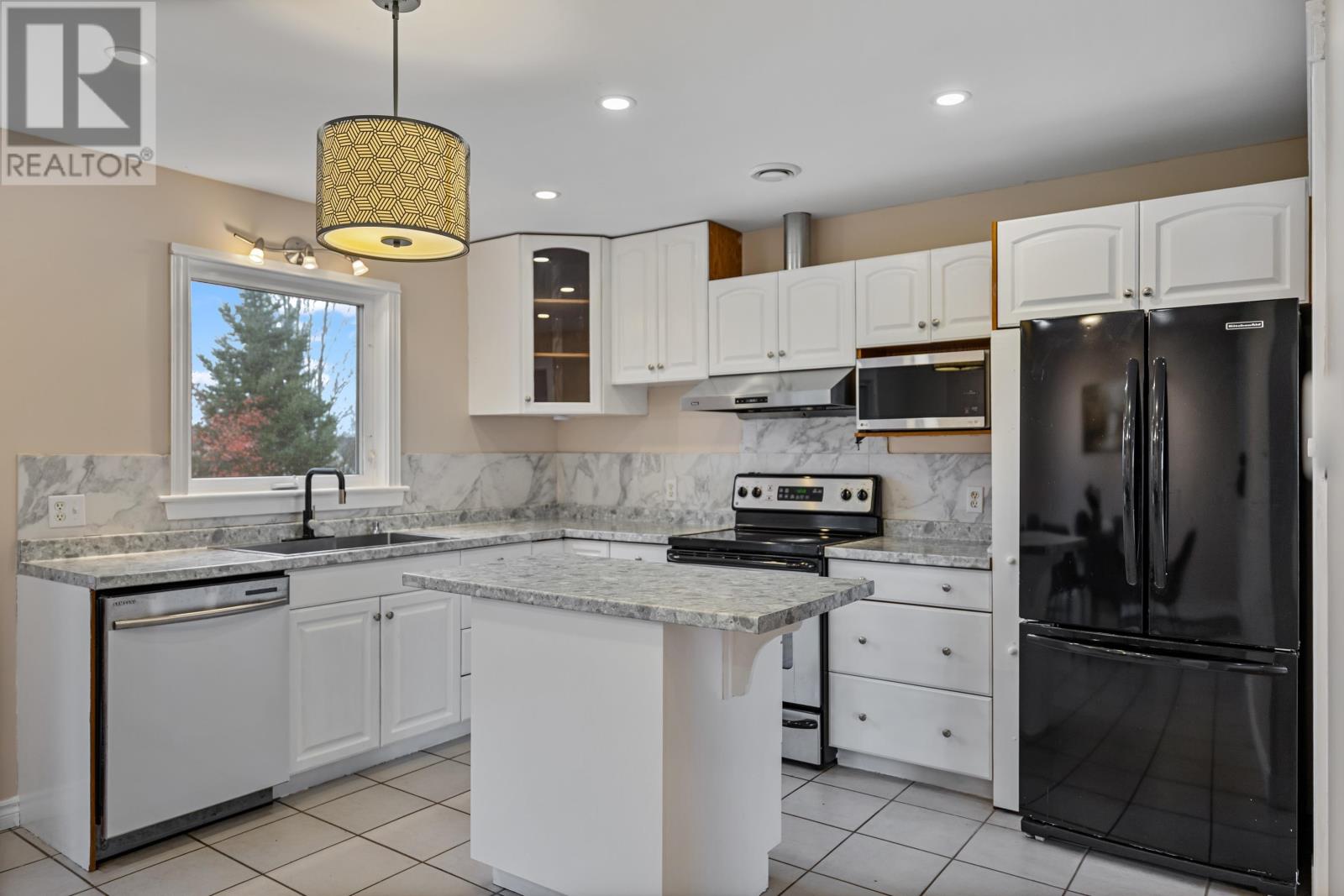 37 Commonwealth Avenue, Charlottetown, Prince Edward Island  C1E 2E7 - Photo 15 - 202517660