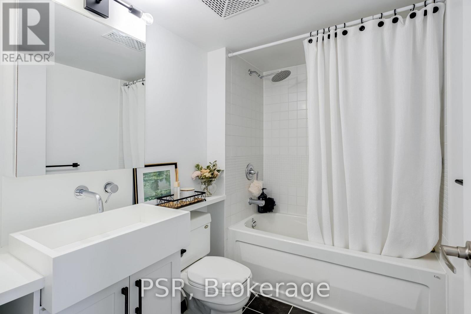 2603 - 11 Brunel Court, Toronto, Ontario  M5V 3Y3 - Photo 10 - C12507820