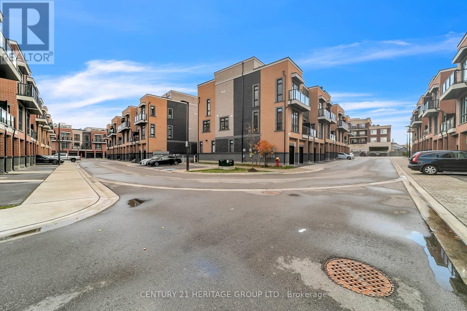 11 - 6 Sayers Lane N, Richmond Hill, Ontario L4E 1J4 - Photo 3 - N12505238