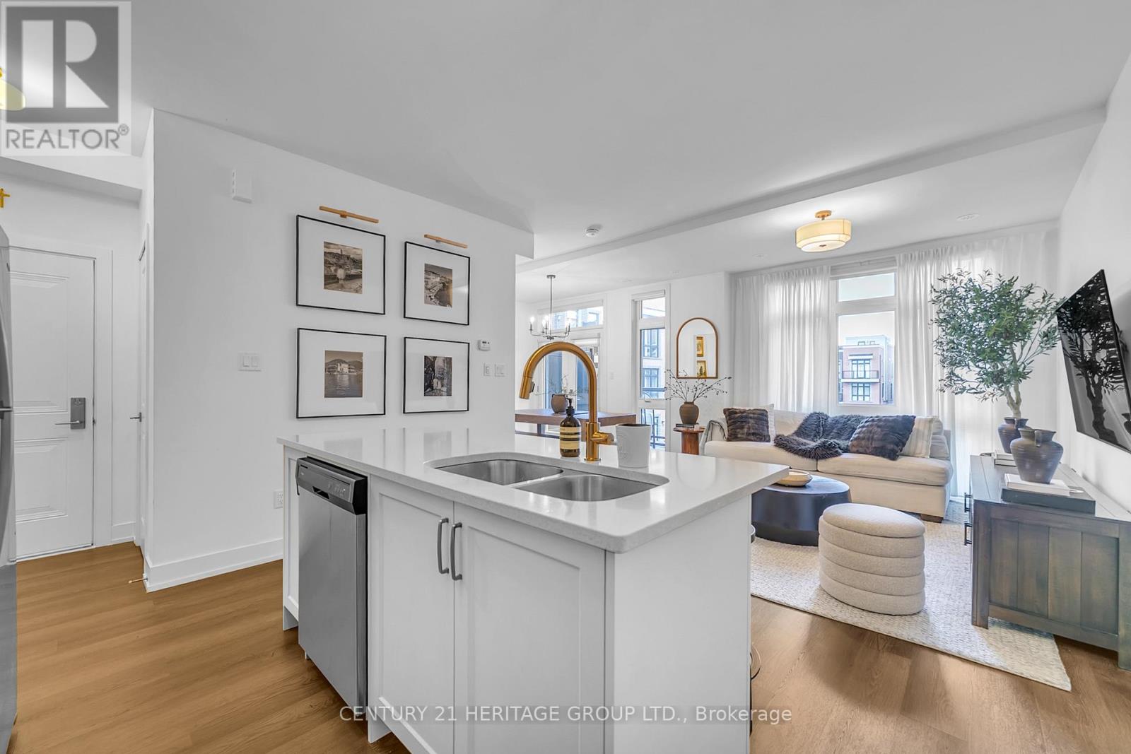 11 - 6 Sayers Lane N, Richmond Hill, Ontario L4E 1J4 - Photo 9 - N12505238