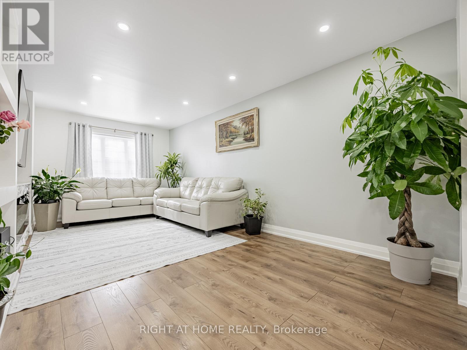 105 - 601 Shoreline Drive, Mississauga, Ontario  L5B 4K8 - Photo 11 - W12508070