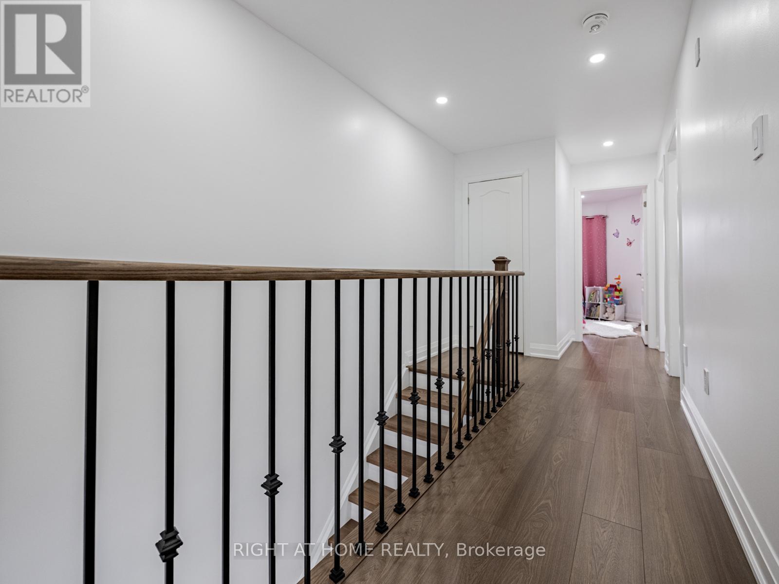 105 - 601 Shoreline Drive, Mississauga, Ontario  L5B 4K8 - Photo 15 - W12508070