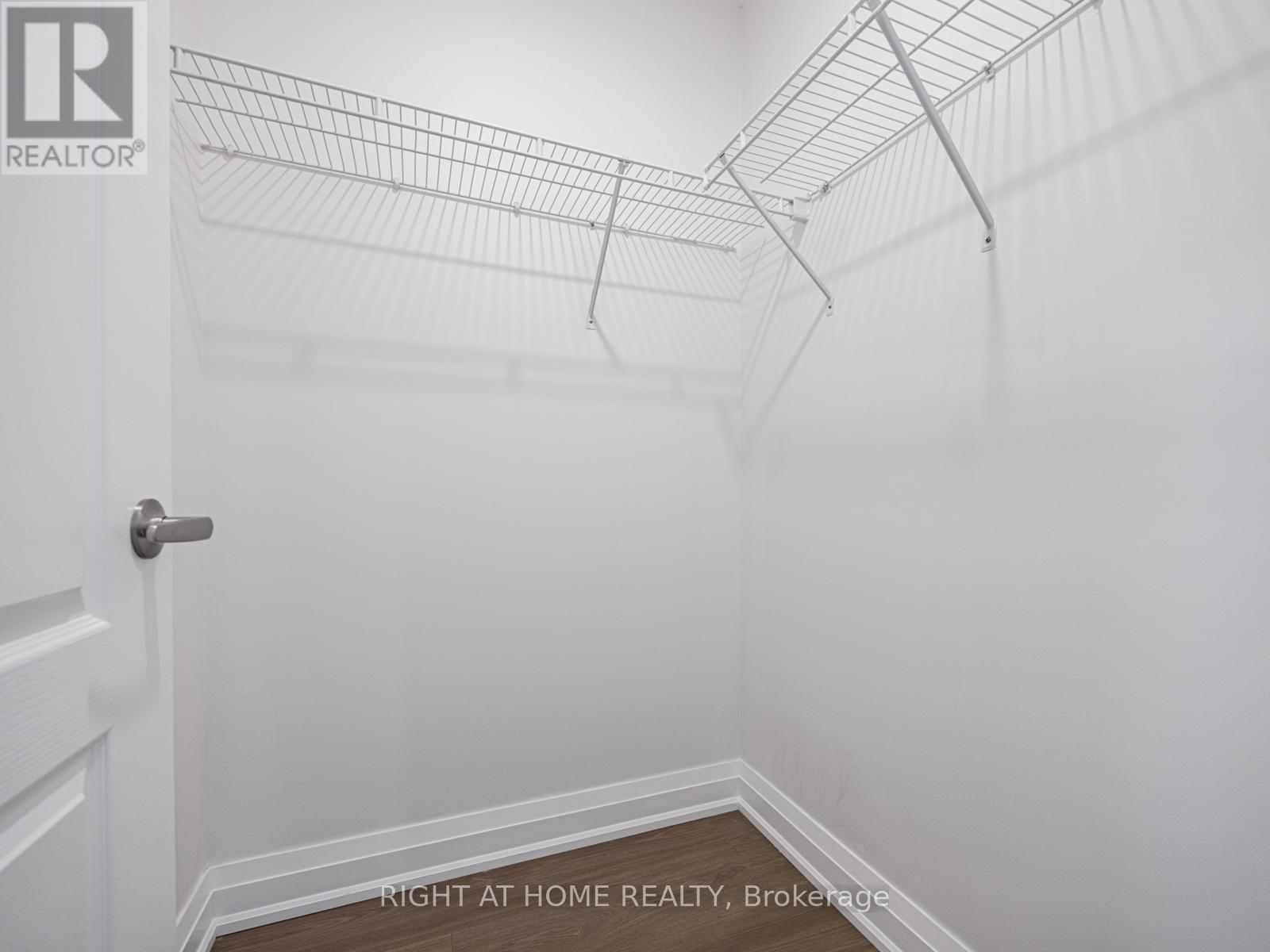 105 - 601 Shoreline Drive, Mississauga, Ontario  L5B 4K8 - Photo 20 - W12508070