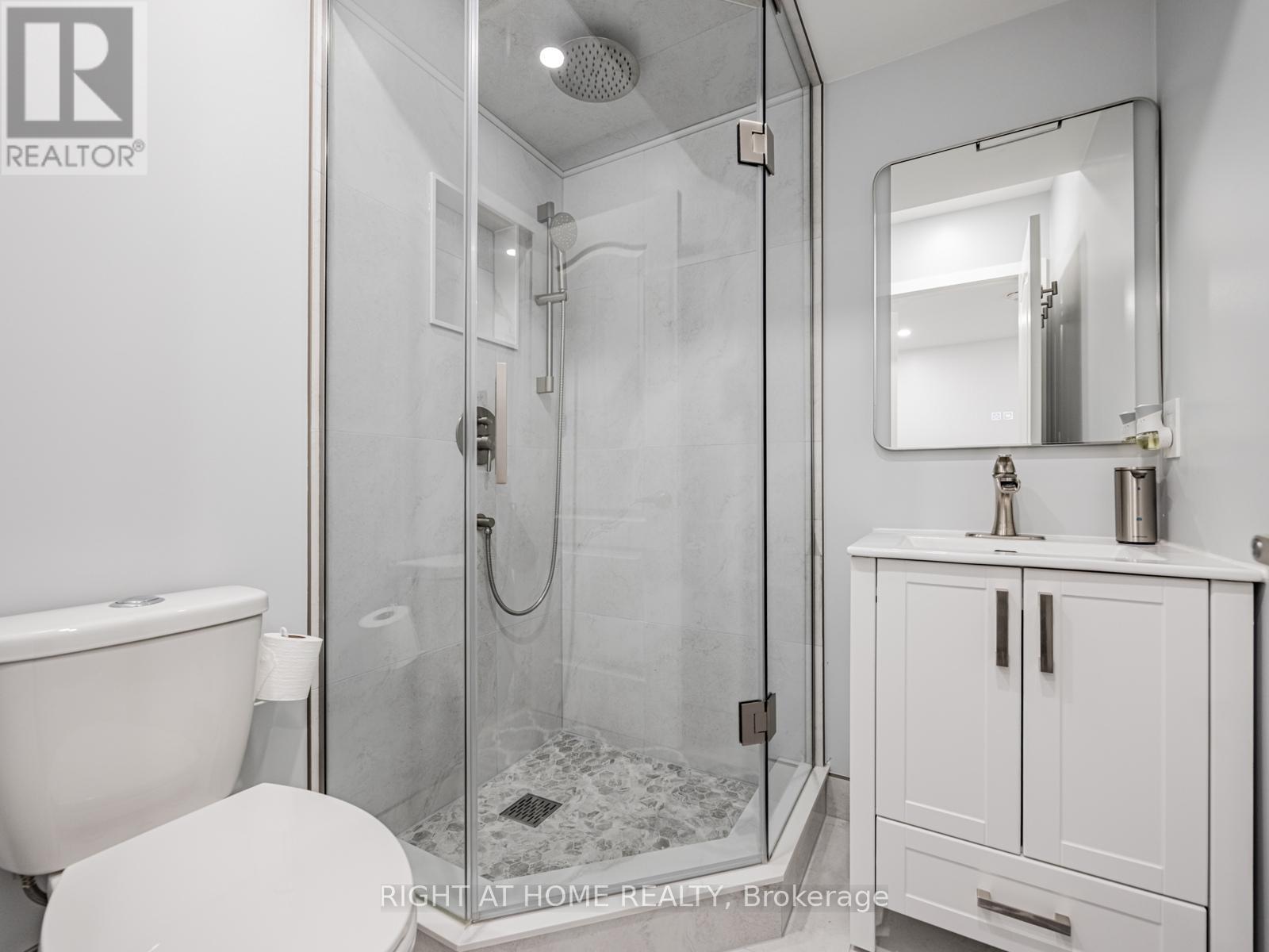 105 - 601 Shoreline Drive, Mississauga, Ontario  L5B 4K8 - Photo 36 - W12508070