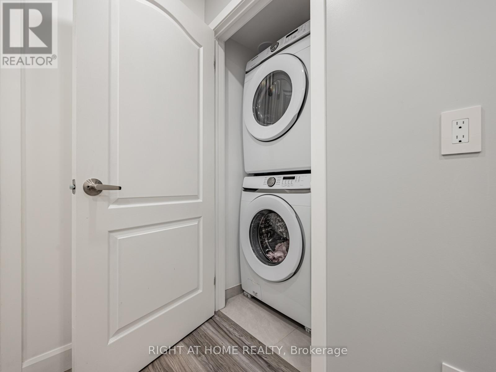 105 - 601 Shoreline Drive, Mississauga, Ontario  L5B 4K8 - Photo 39 - W12508070