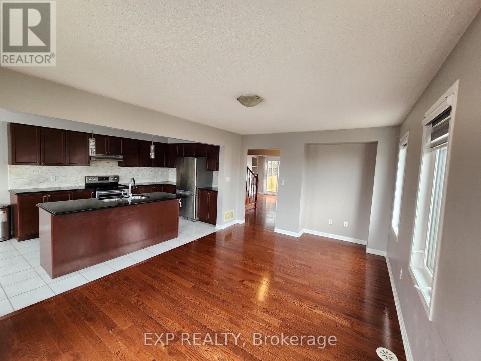 16 Saunter Court, Brampton, Ontario  L7A 0S7 - Photo 2 - W12508080