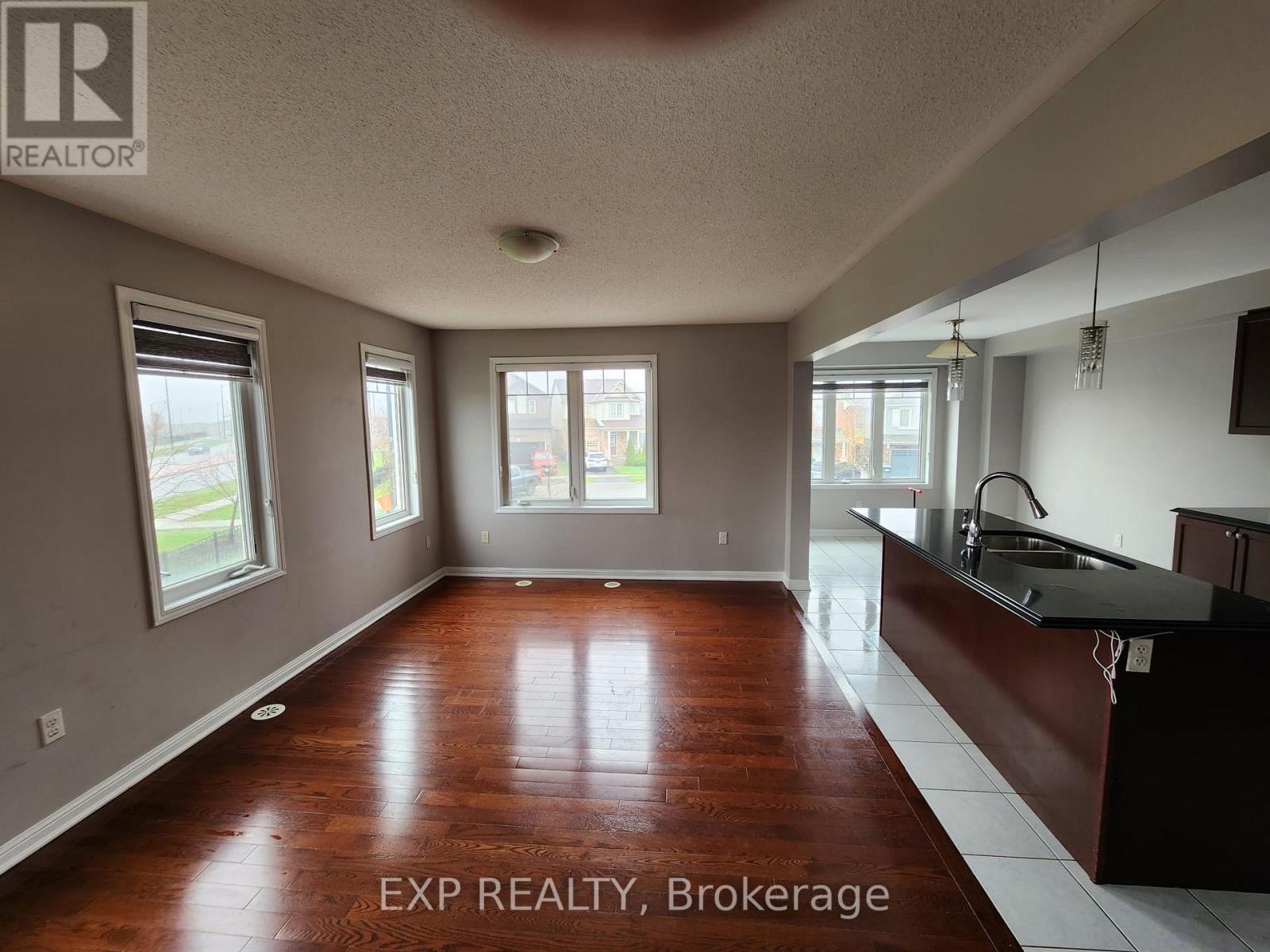 16 Saunter Court, Brampton, Ontario  L7A 0S7 - Photo 7 - W12508080