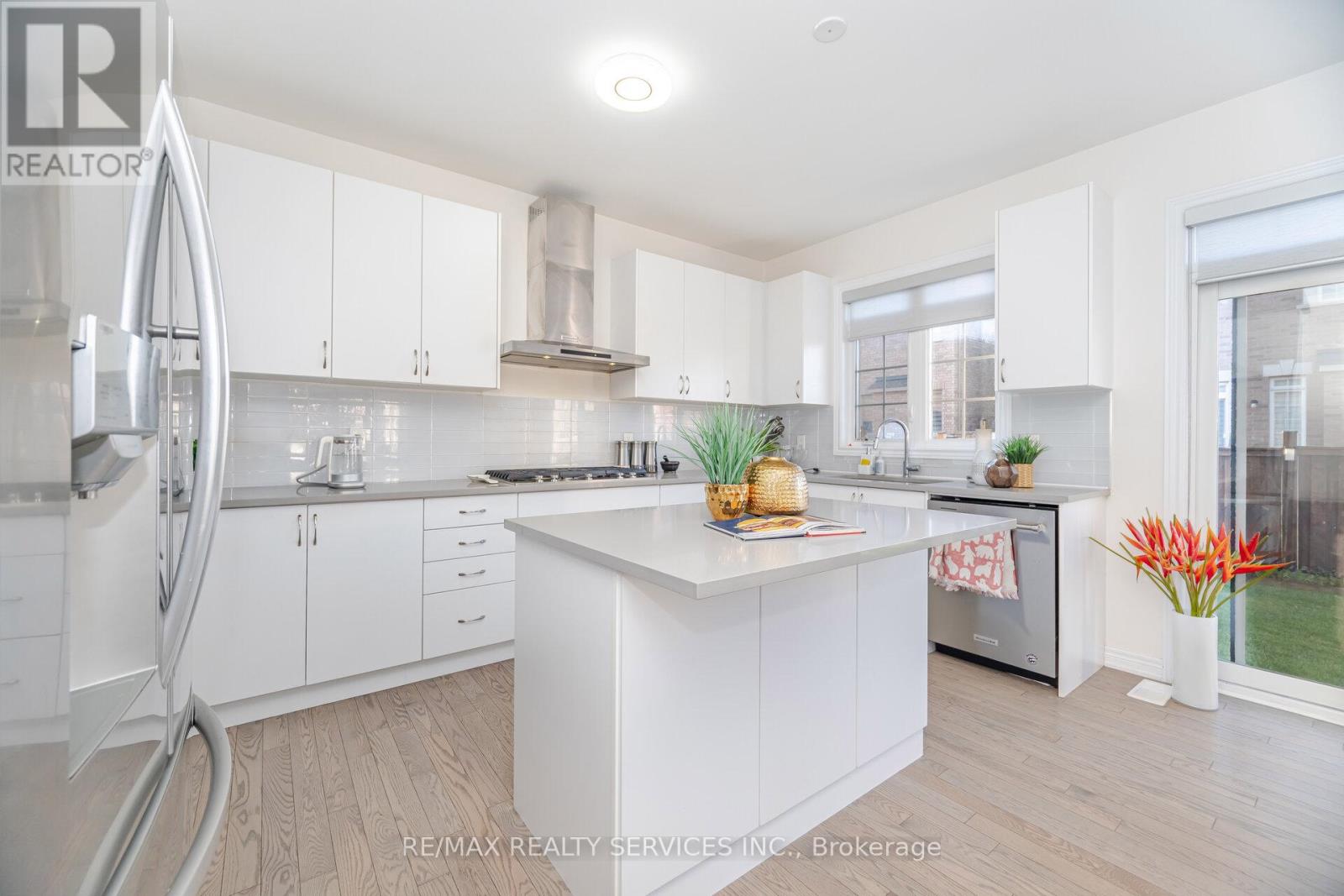 114 Haverhill Road, Brampton, Ontario  L6R 4A6 - Photo 16 - W12508088