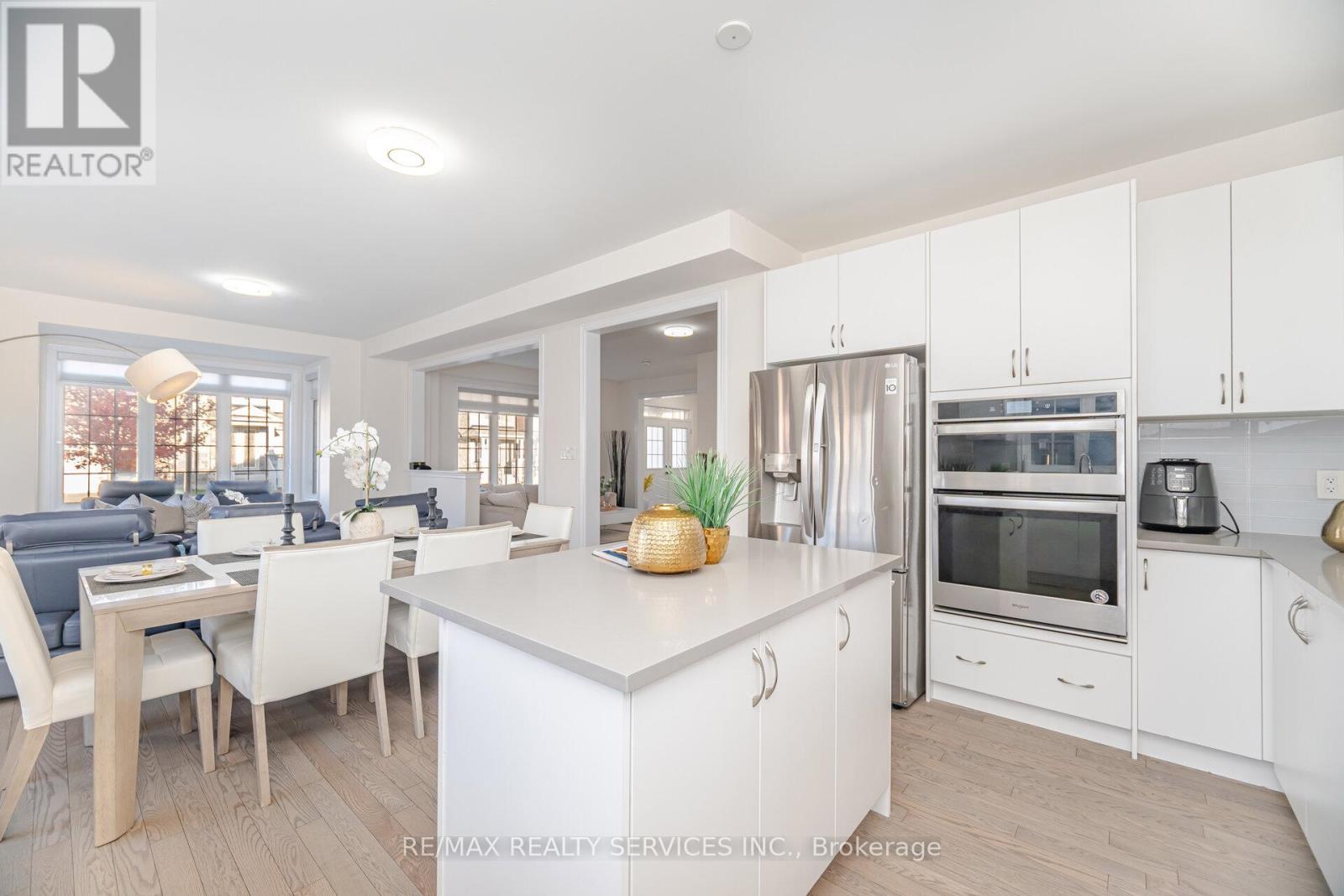 114 Haverhill Road, Brampton, Ontario  L6R 4A6 - Photo 18 - W12508088