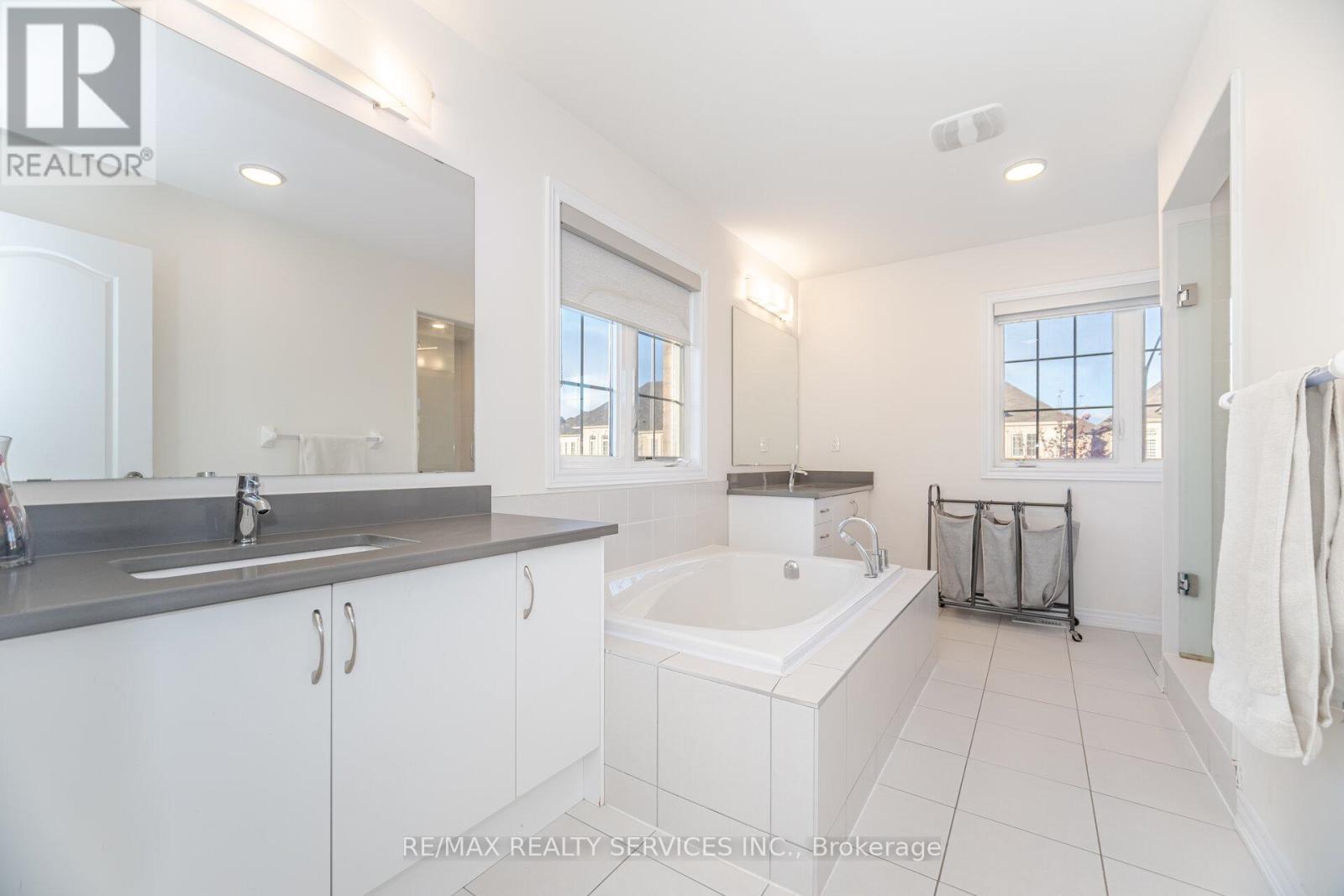 114 Haverhill Road, Brampton, Ontario  L6R 4A6 - Photo 25 - W12508088