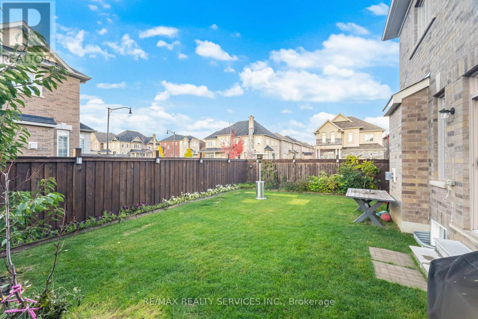 114 Haverhill Road, Brampton, Ontario  L6R 4A6 - Photo 37 - W12508088