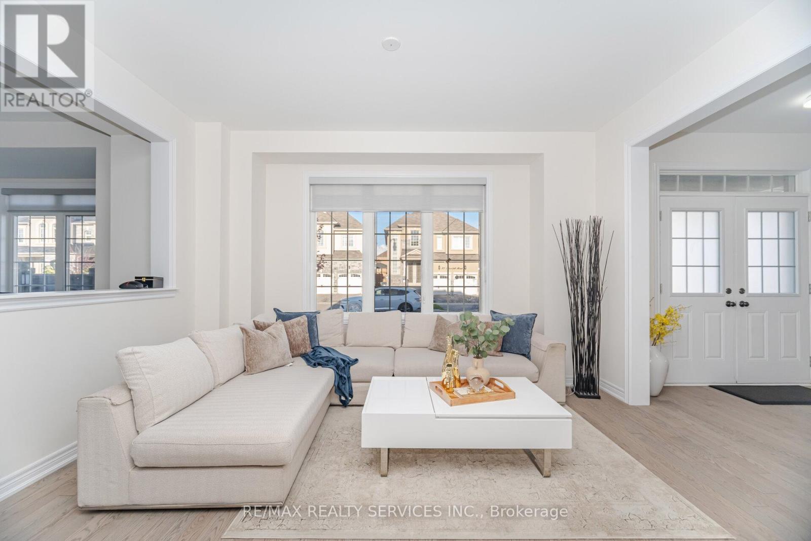 114 Haverhill Road, Brampton, Ontario  L6R 4A6 - Photo 8 - W12508088