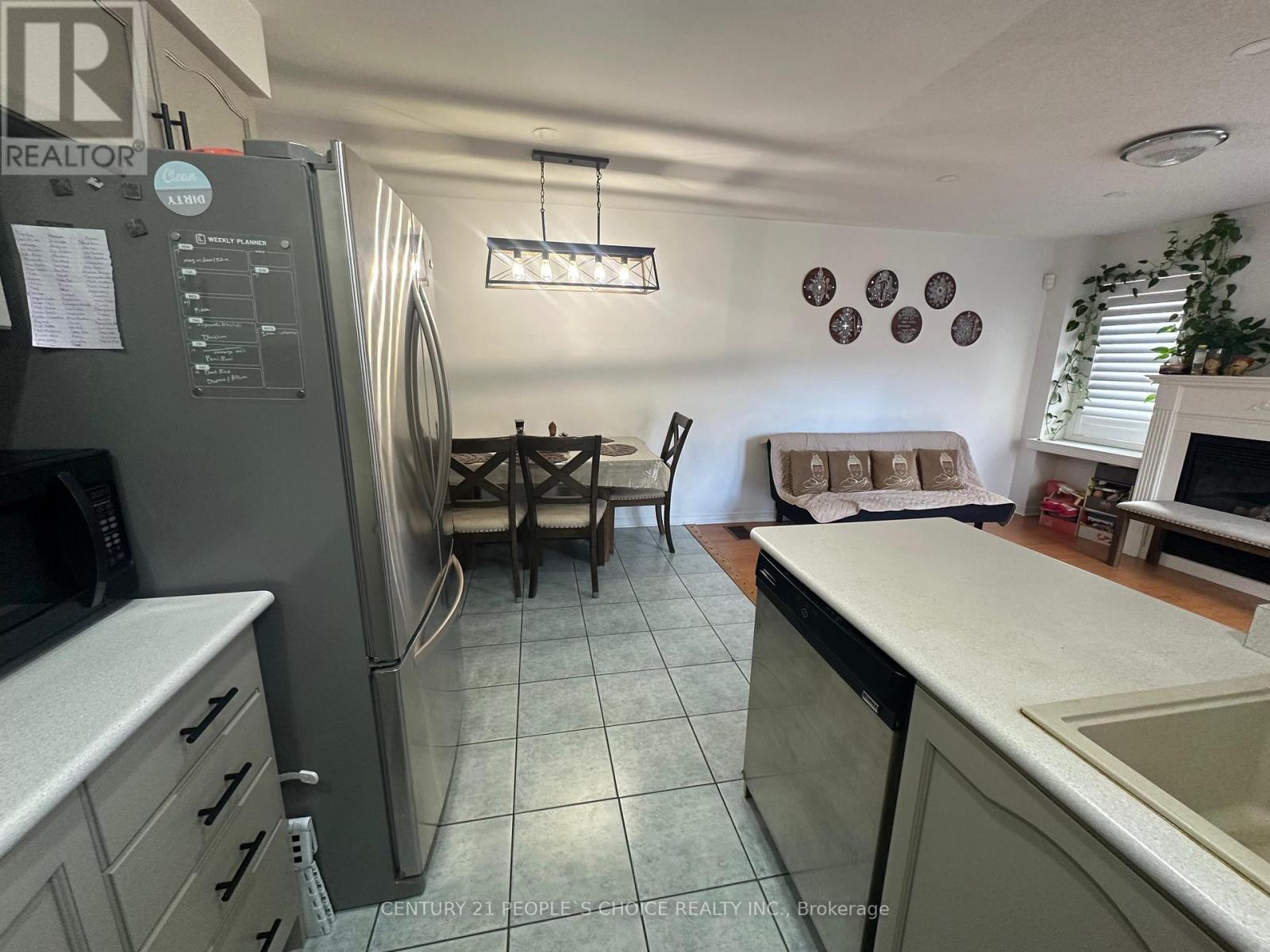 48 Coachwhip Road, Brampton, Ontario L6R 1X8 - Photo 13 - W12508090