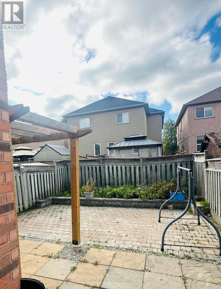 48 Coachwhip Road, Brampton, Ontario L6R 1X8 - Photo 31 - W12508090