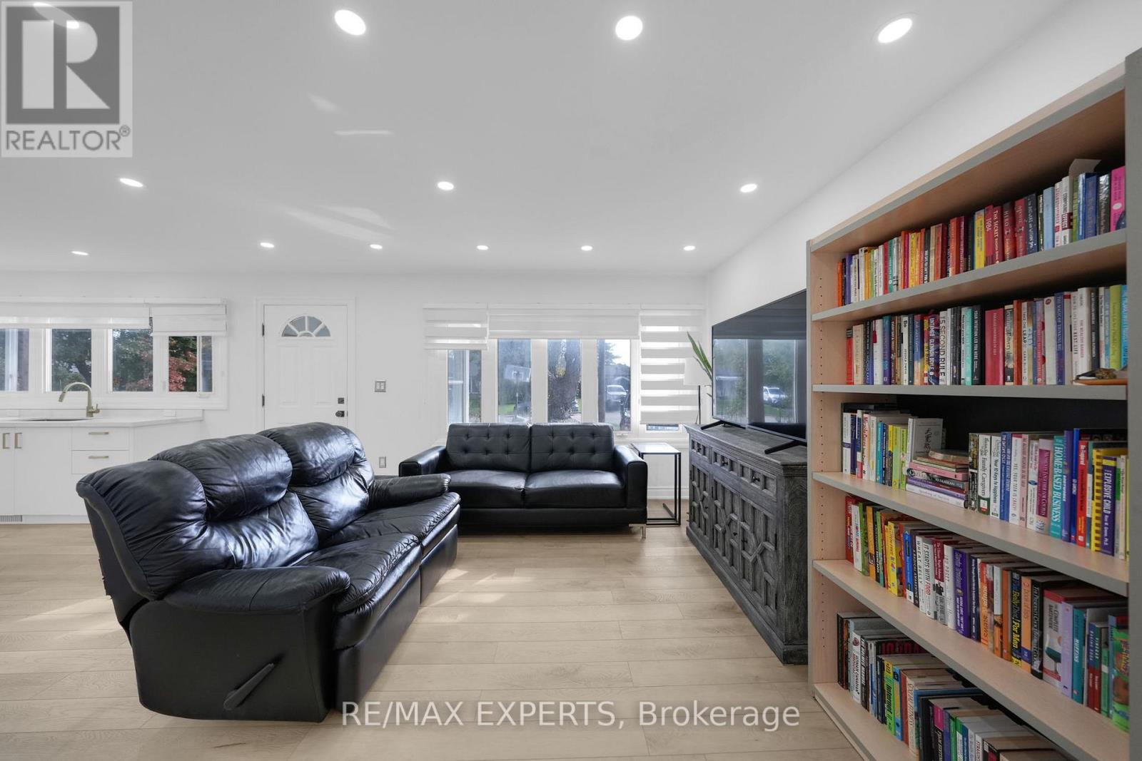 100 Wallasey Avenue, Toronto, Ontario  M9M 1E4 - Photo 15 - W12508100