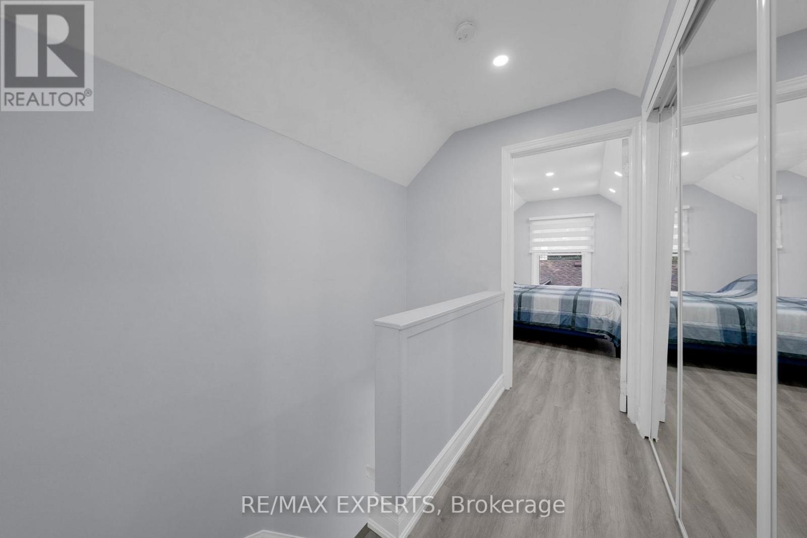 100 Wallasey Avenue, Toronto, Ontario  M9M 1E4 - Photo 23 - W12508100