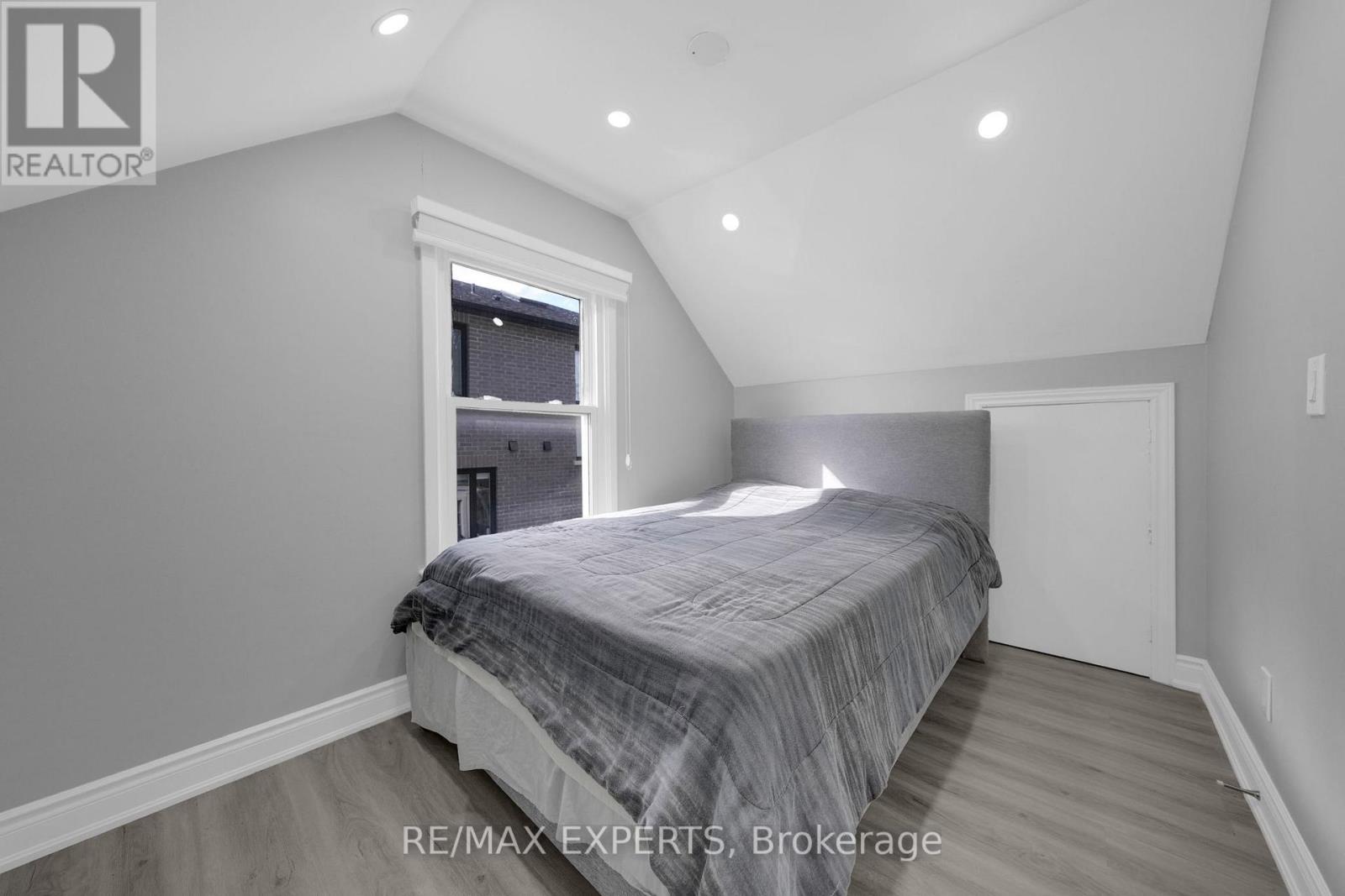 100 Wallasey Avenue, Toronto, Ontario  M9M 1E4 - Photo 24 - W12508100