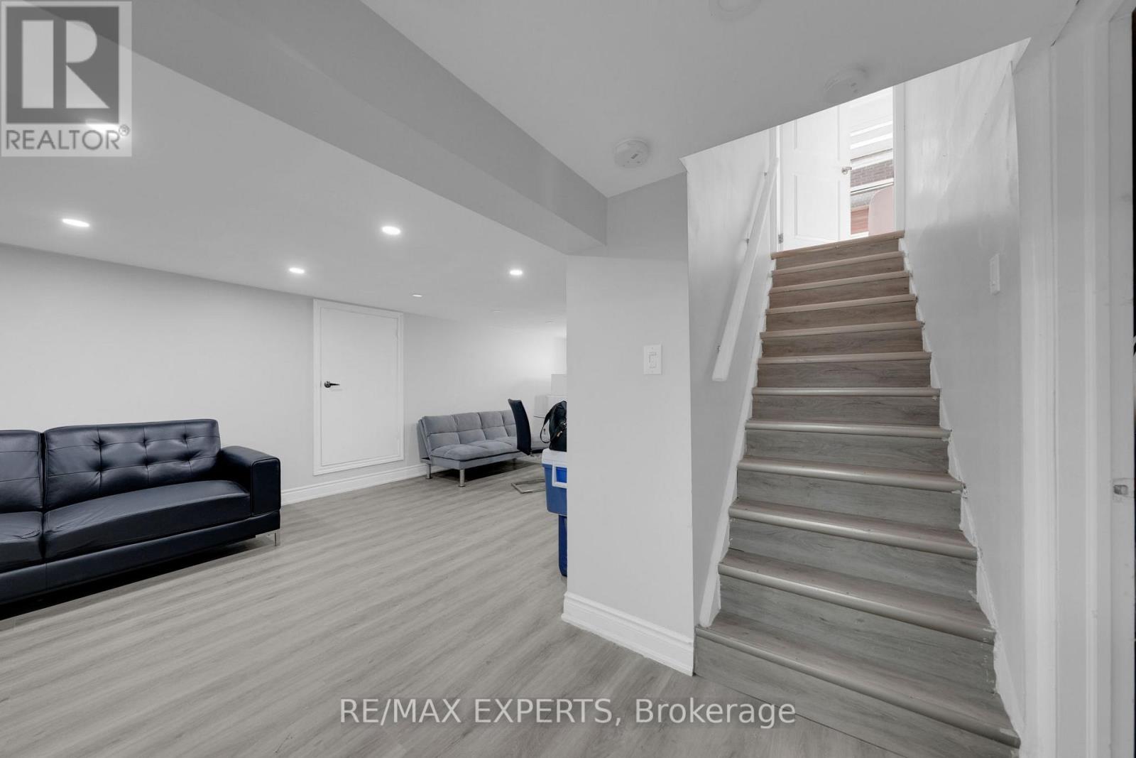 100 Wallasey Avenue, Toronto, Ontario  M9M 1E4 - Photo 28 - W12508100