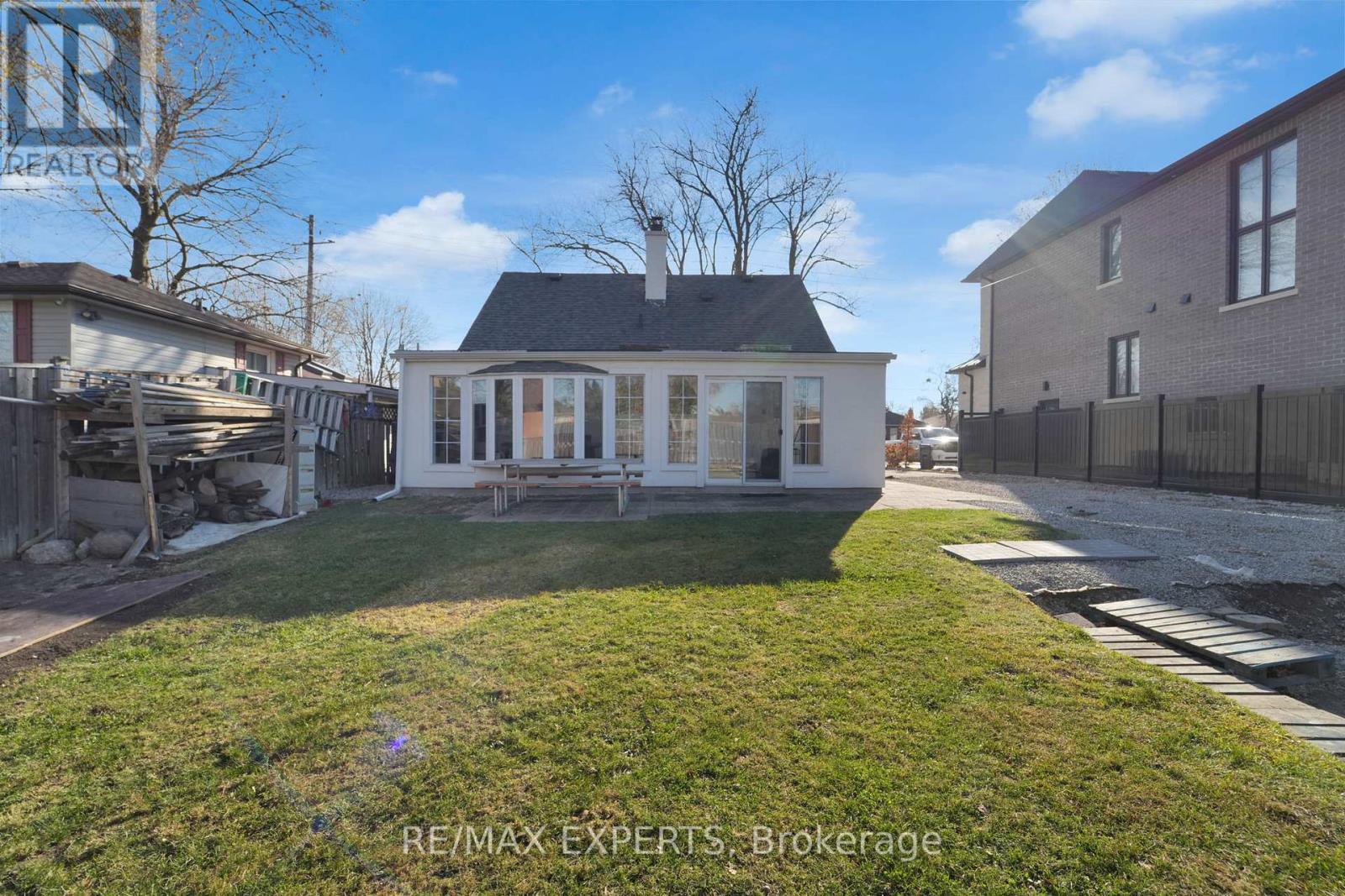 100 Wallasey Avenue, Toronto, Ontario  M9M 1E4 - Photo 36 - W12508100