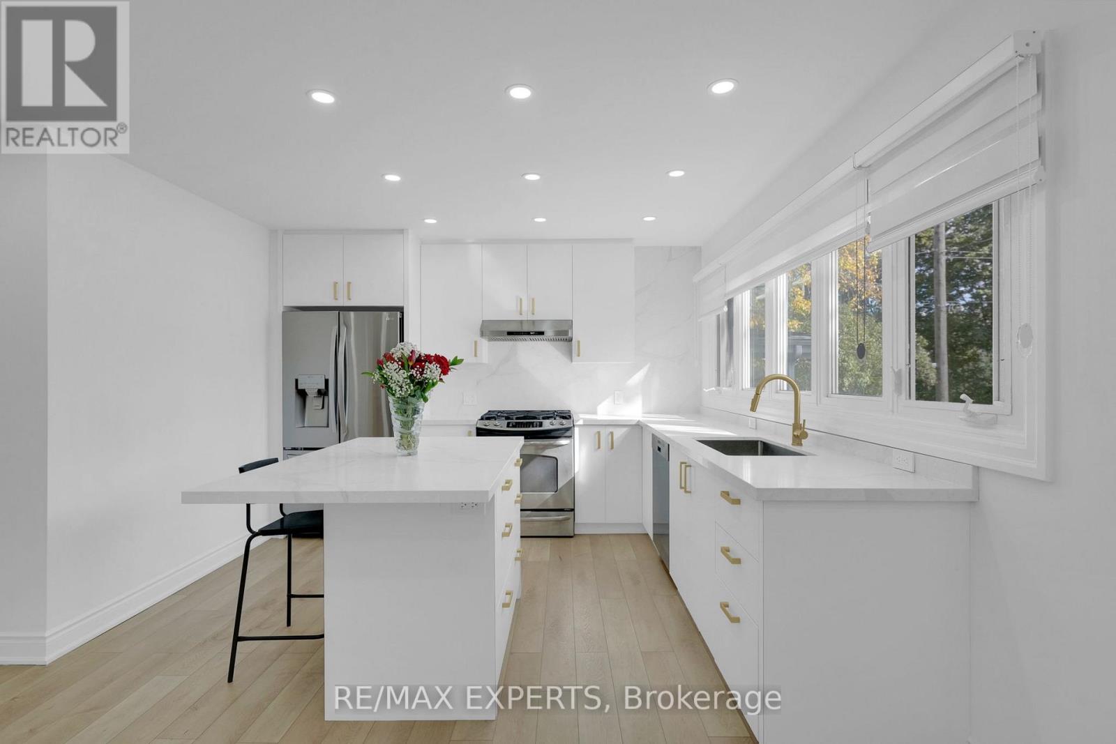 100 Wallasey Avenue, Toronto, Ontario  M9M 1E4 - Photo 7 - W12508100