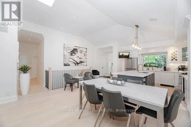 1595 Calverton Court, Mississauga, Ontario  L5G 2W4 - Photo 7 - W12508170