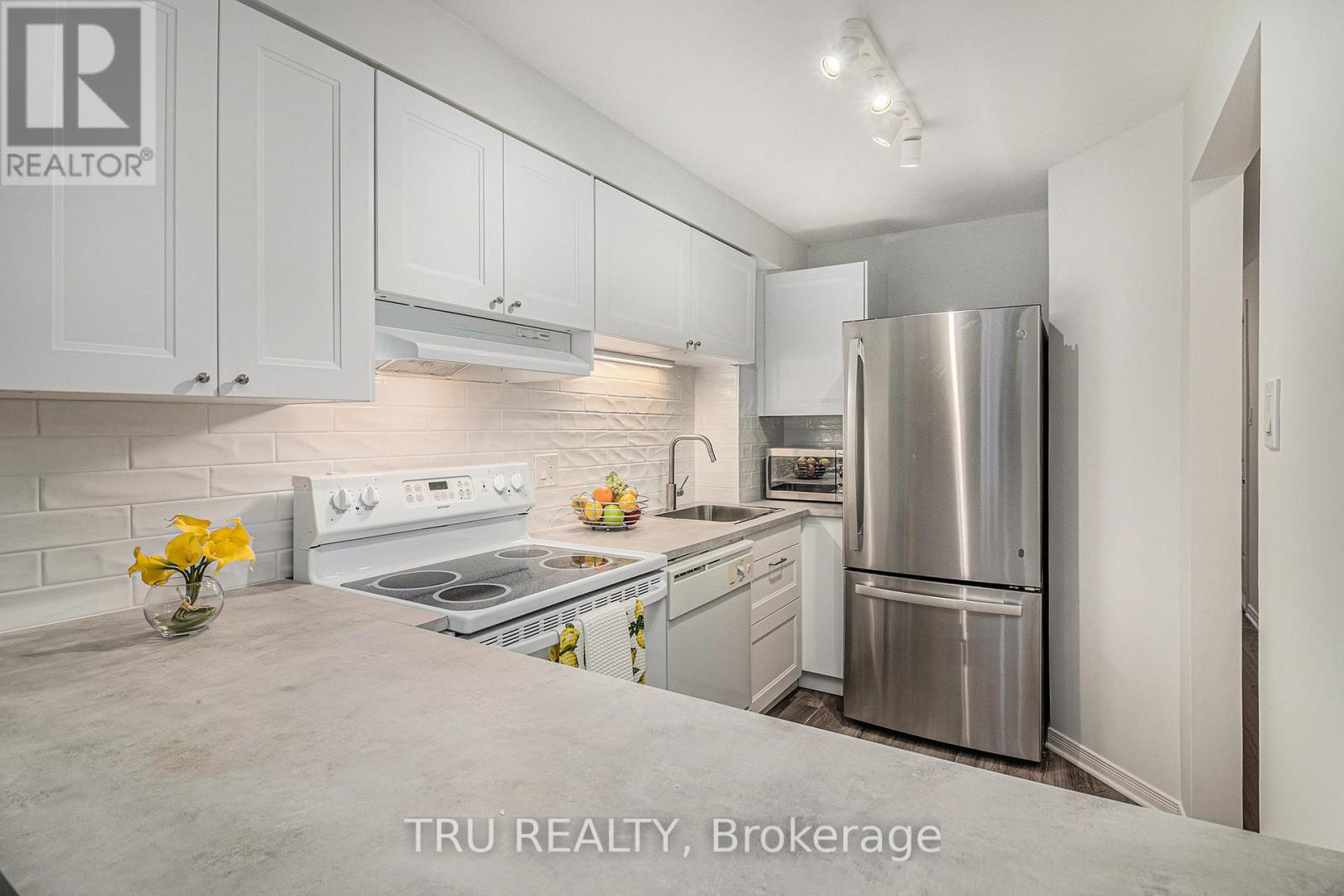 6603a - 6603 Bilberry Drive, Ottawa, Ontario  K1C 4N5 - Photo 4 - X12508078