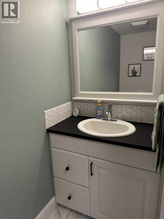 837 Blackfoot Terrace W, Lethbridge, Alberta  T1K 7Y7 - Photo 4 - A2268822