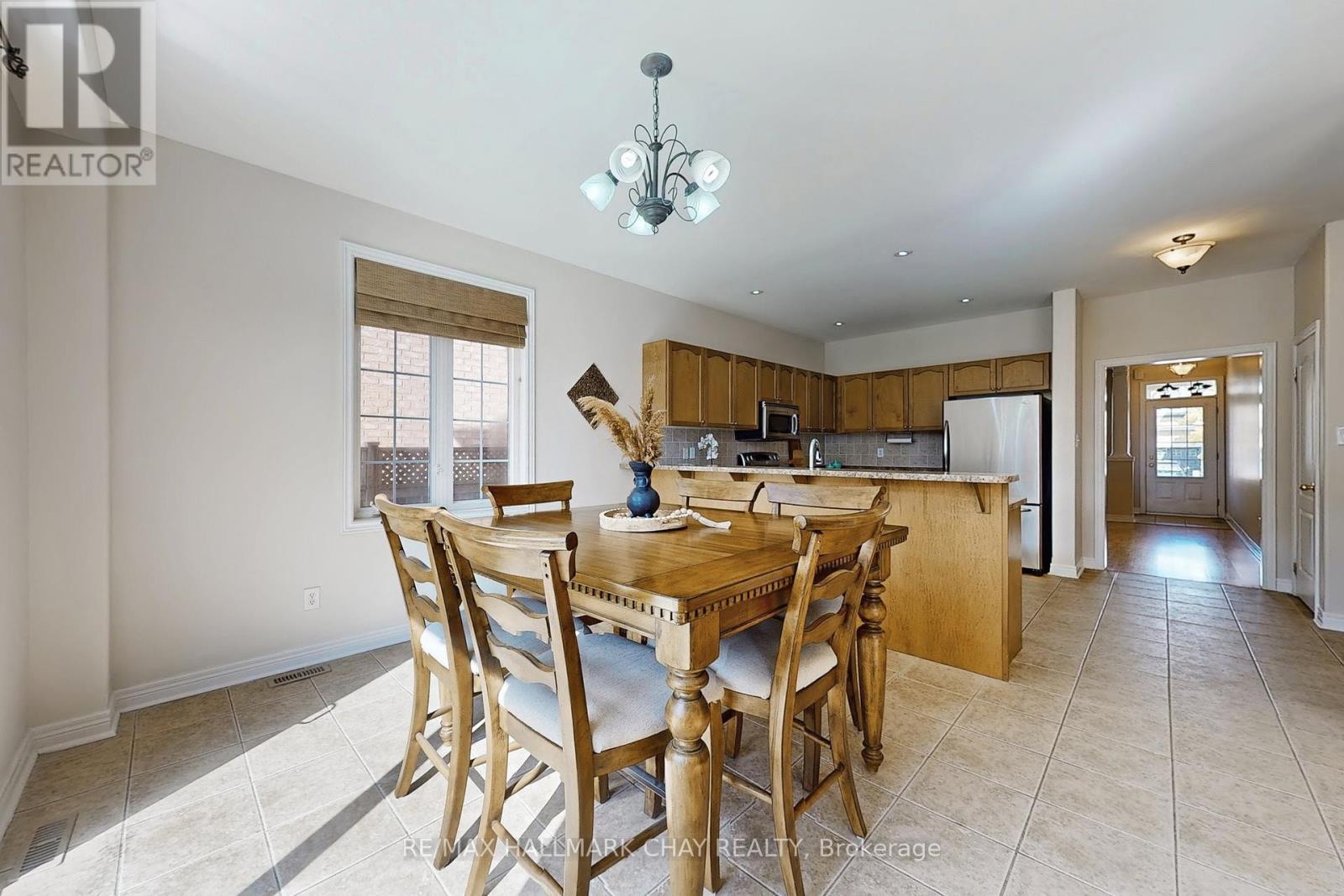 76 Cobblestone Court, Brampton, Ontario  L6R 2S4 - Photo 11 - W12434768